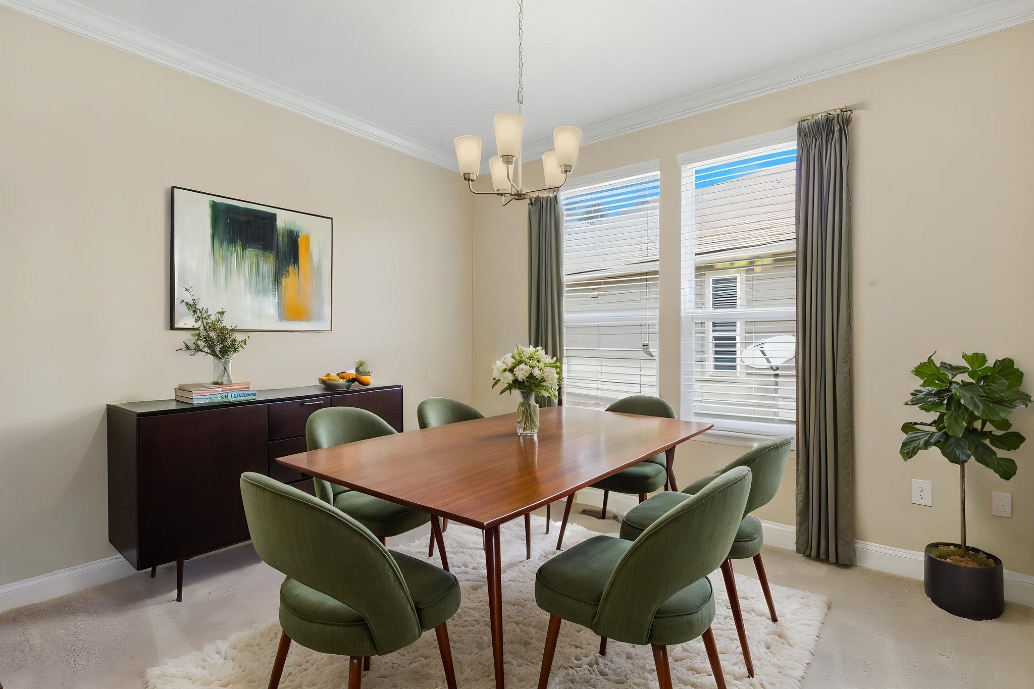 FA8A0204 virtually staged.jpeg