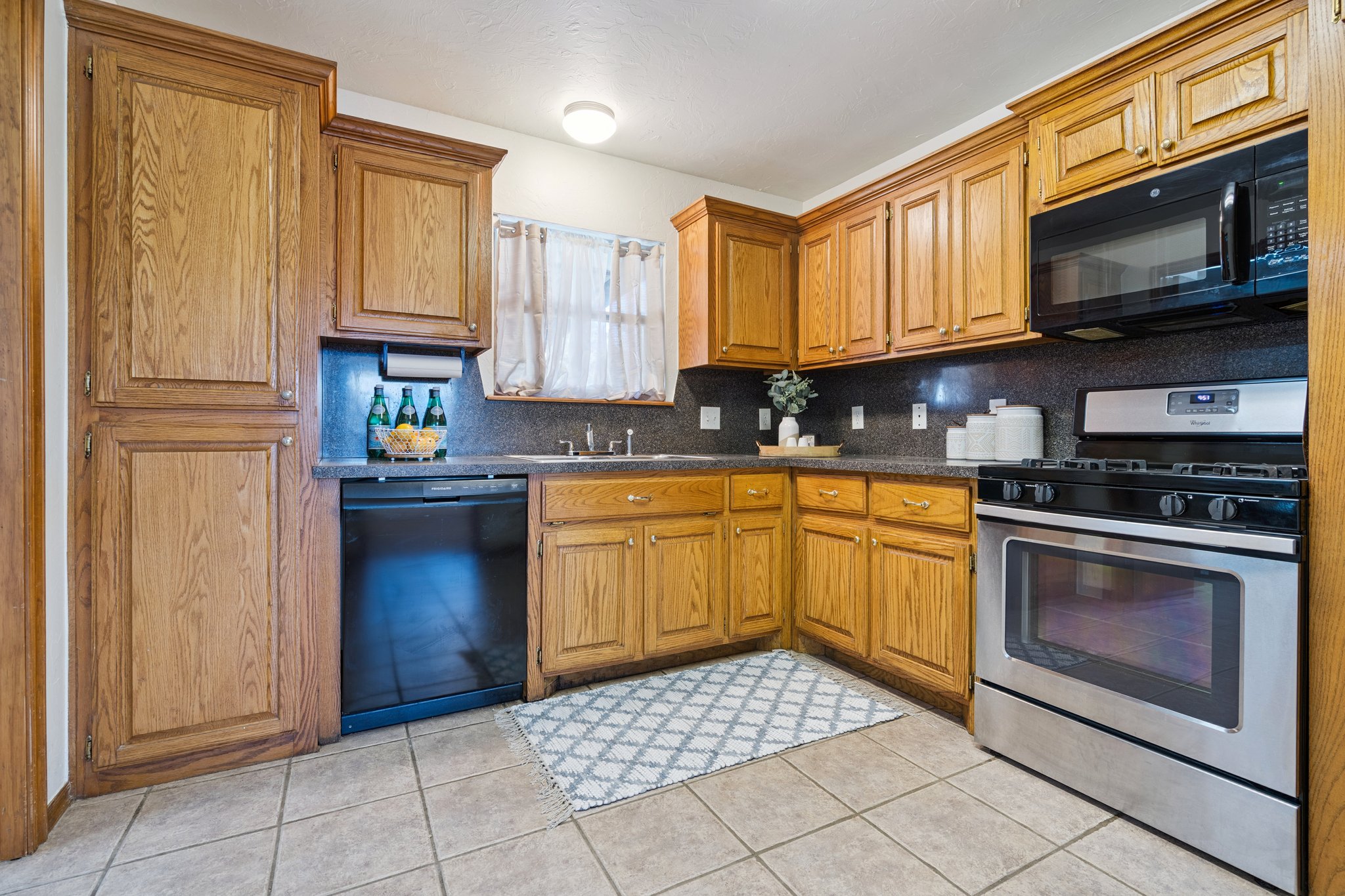 753 SW 4th Pl_014.jpg