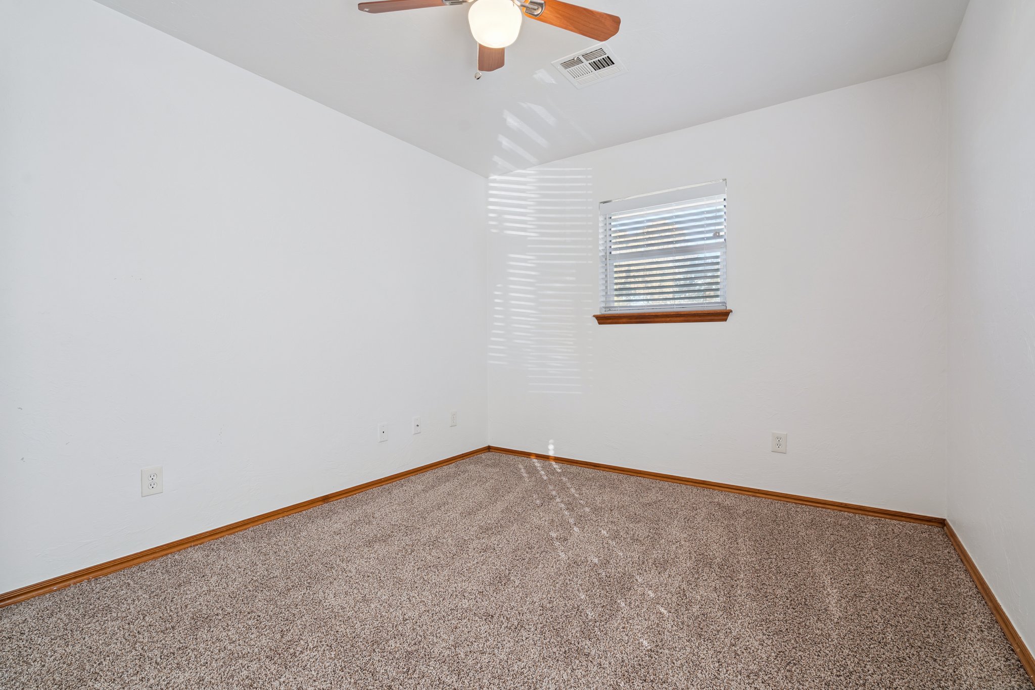 753 SW 4th Pl_028.jpg