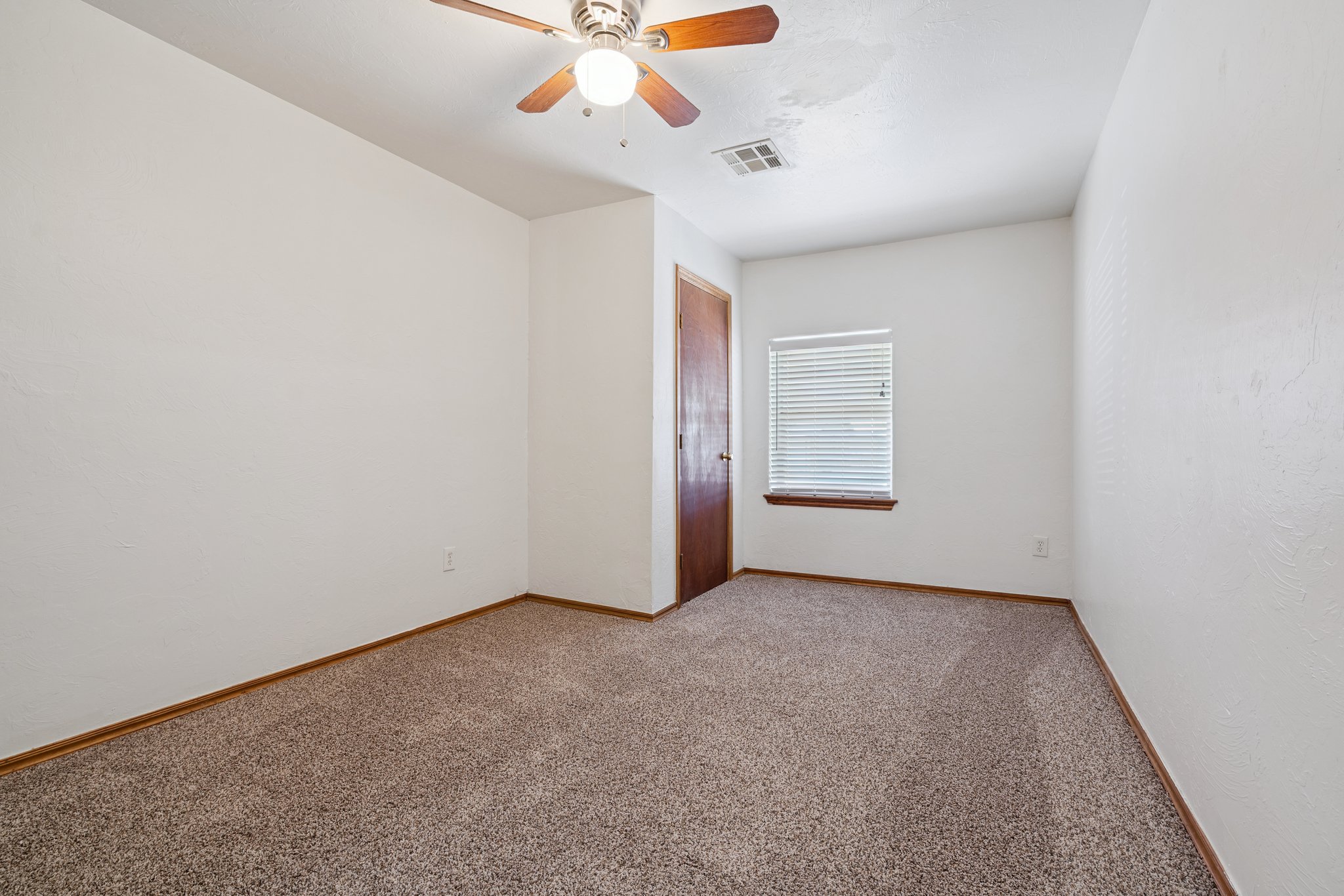 753 SW 4th Pl_032.jpg