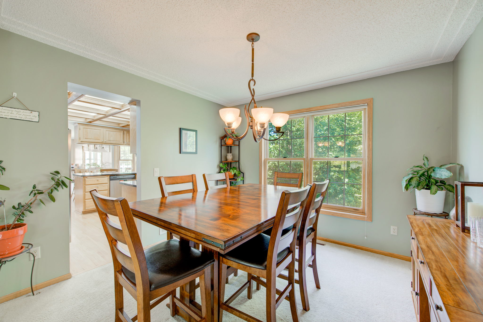 08 Dining room
