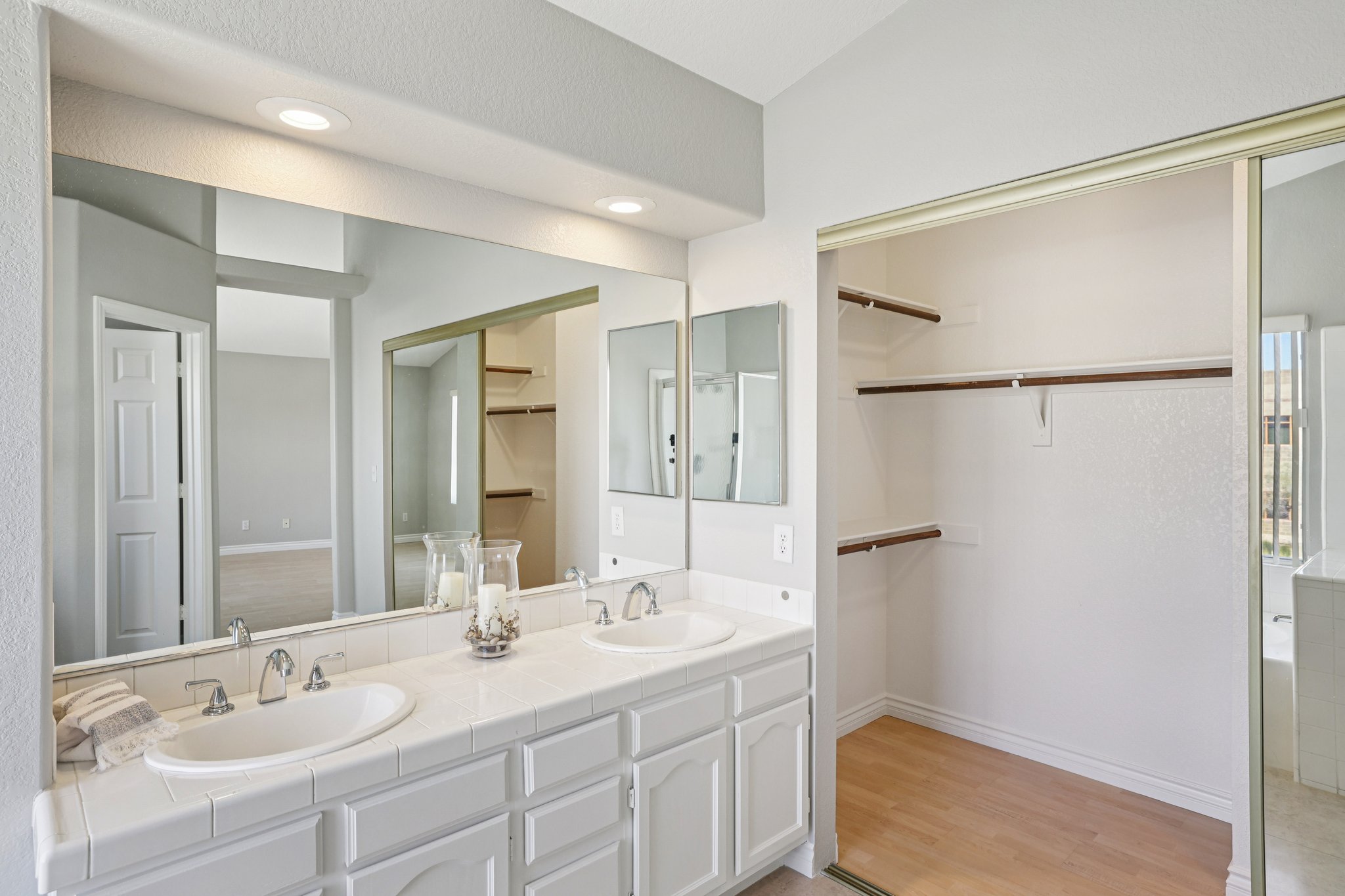 Holloran Ct-S1109-025.jpg