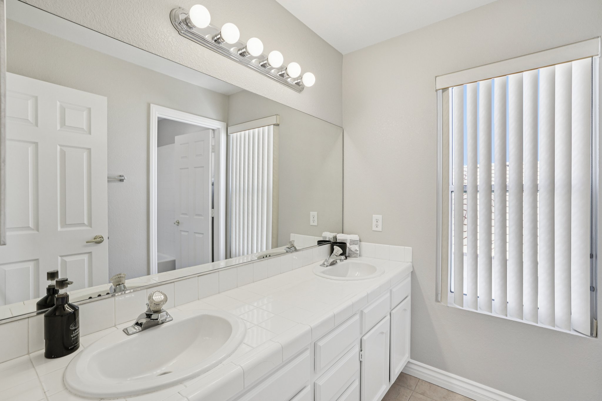 Holloran Ct-S1109-029.jpg