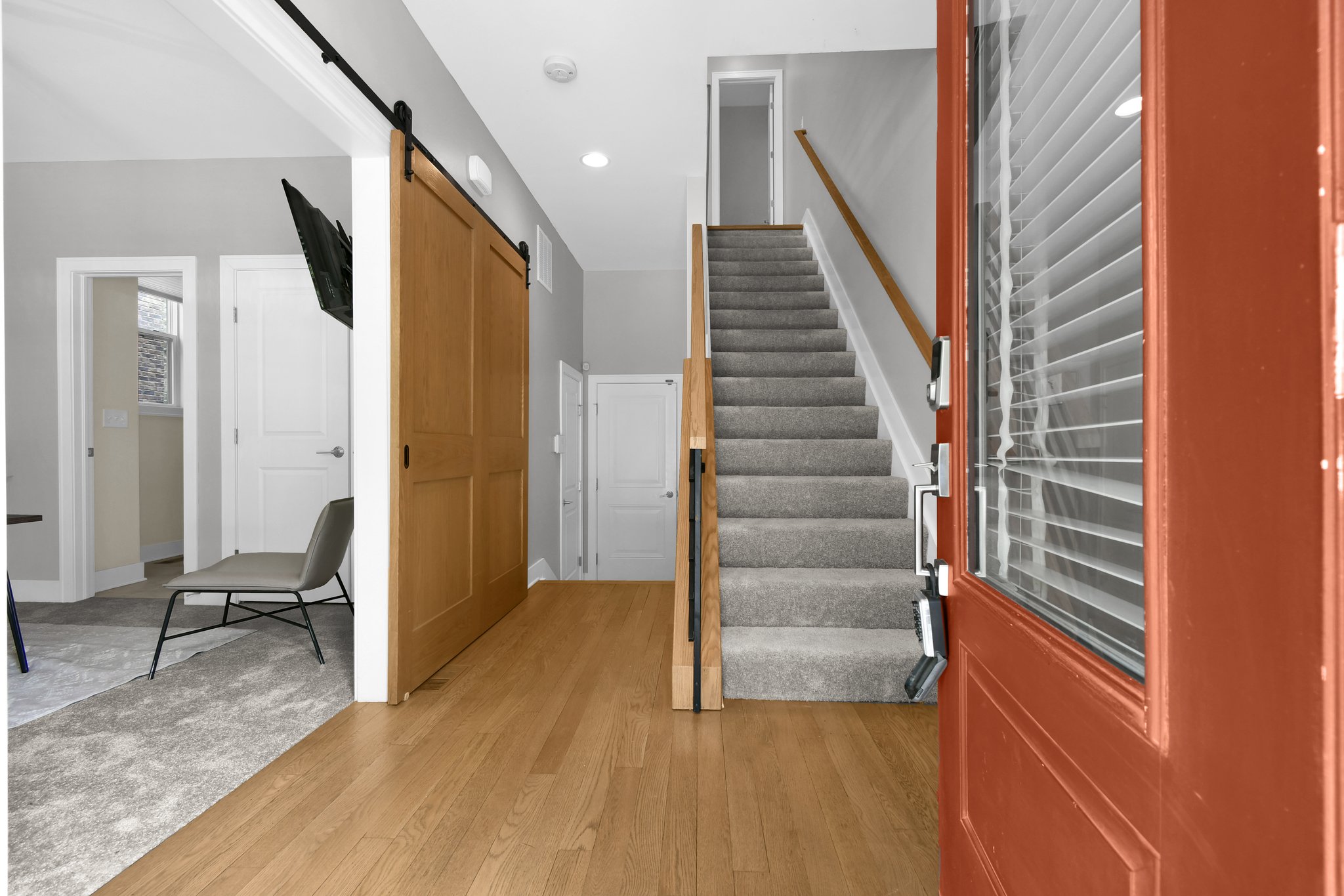  Photo 3