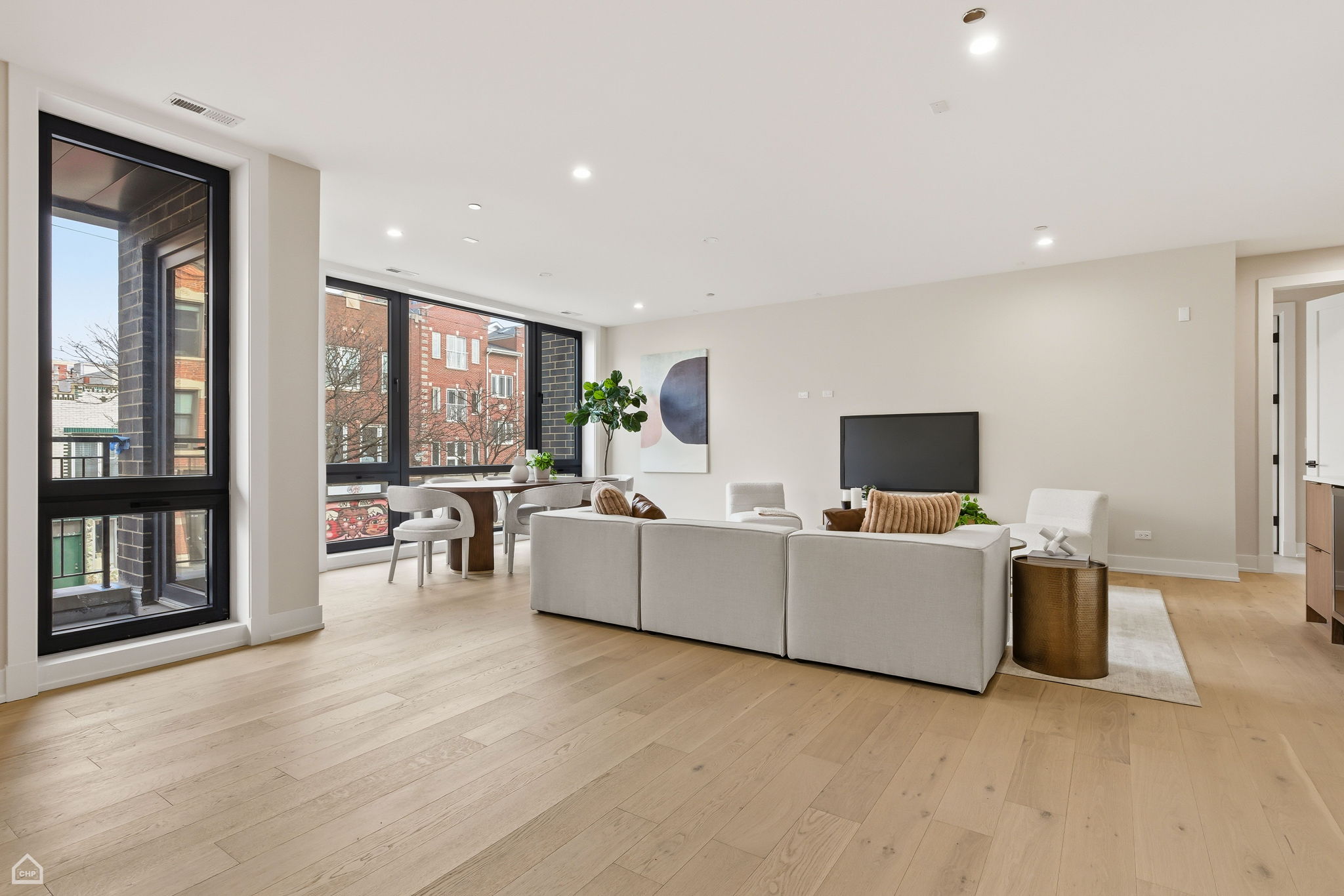 754 N Bishop St 201 - Karen Biazar_CHP2026_012