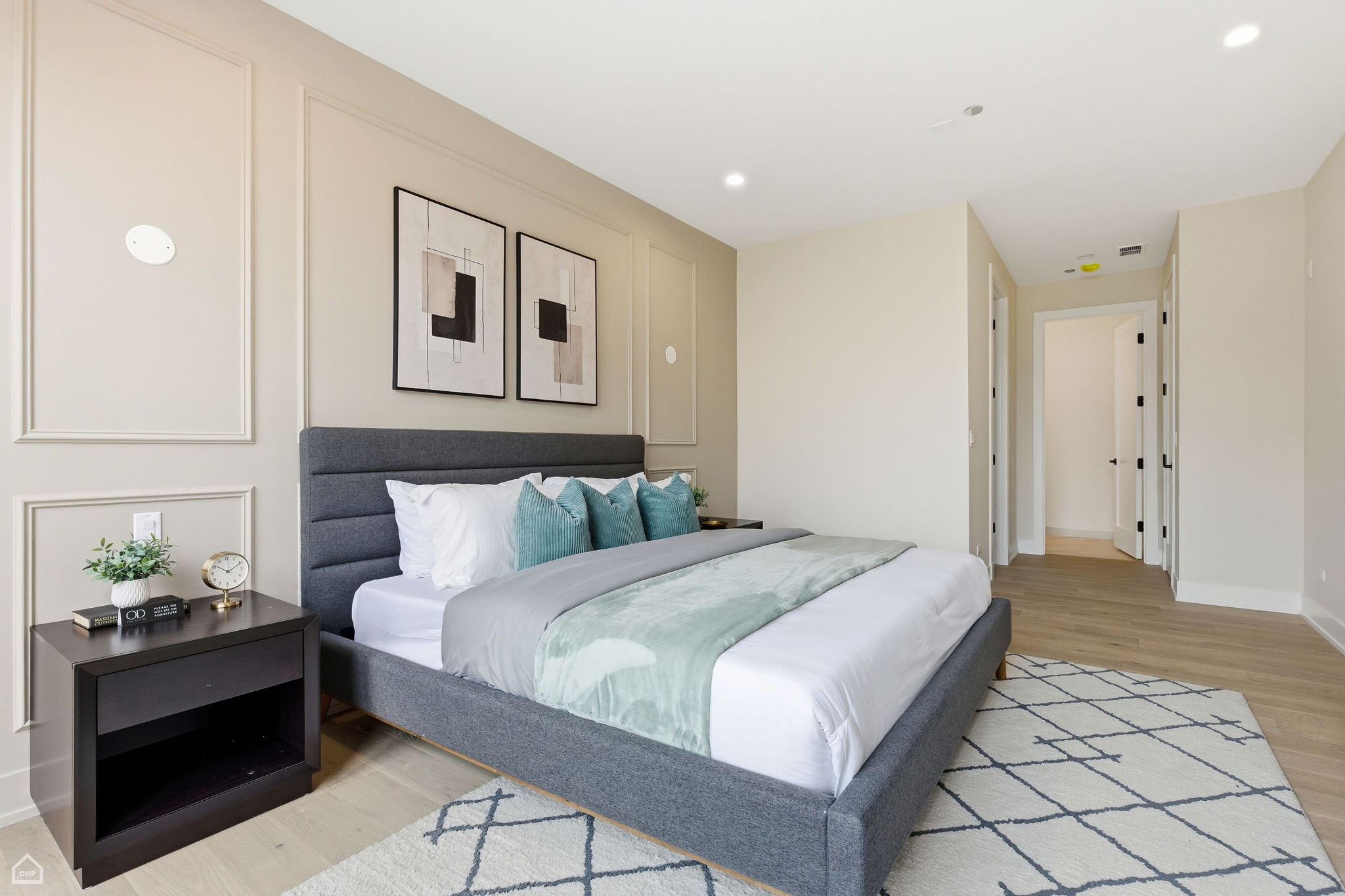 754 N Bishop St 201 - Karen Biazar_CHP2026_024