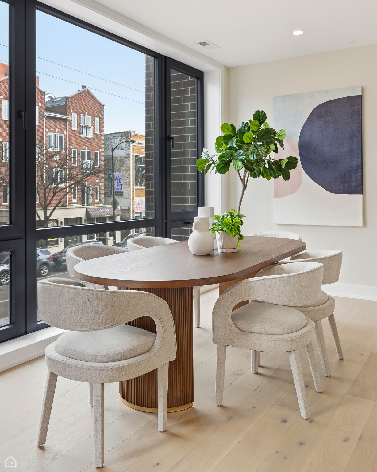 754 N Bishop St 201 - Karen Biazar_CHP2026_034