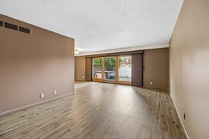 9589 - 7541 Old Post Rd 14_007.jpg