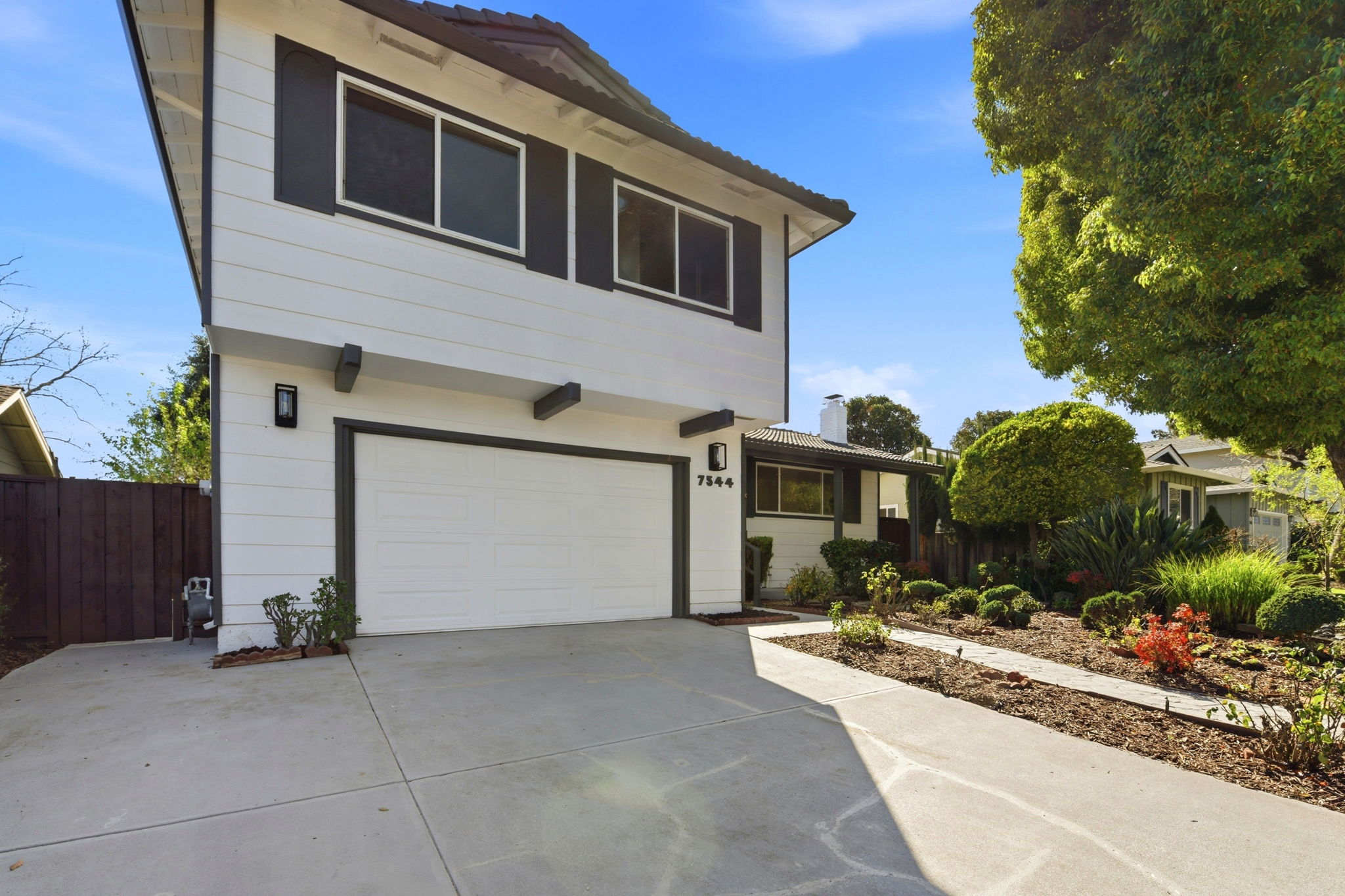 003_f8_7544 Highland Oaks Dr