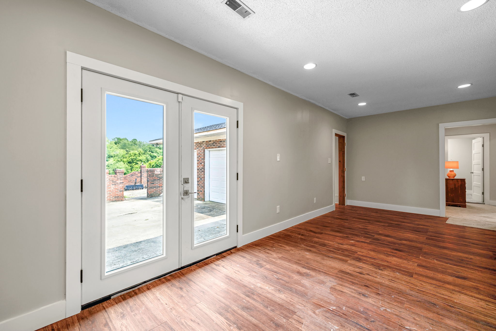 7549 Sunnyvale Dr-18