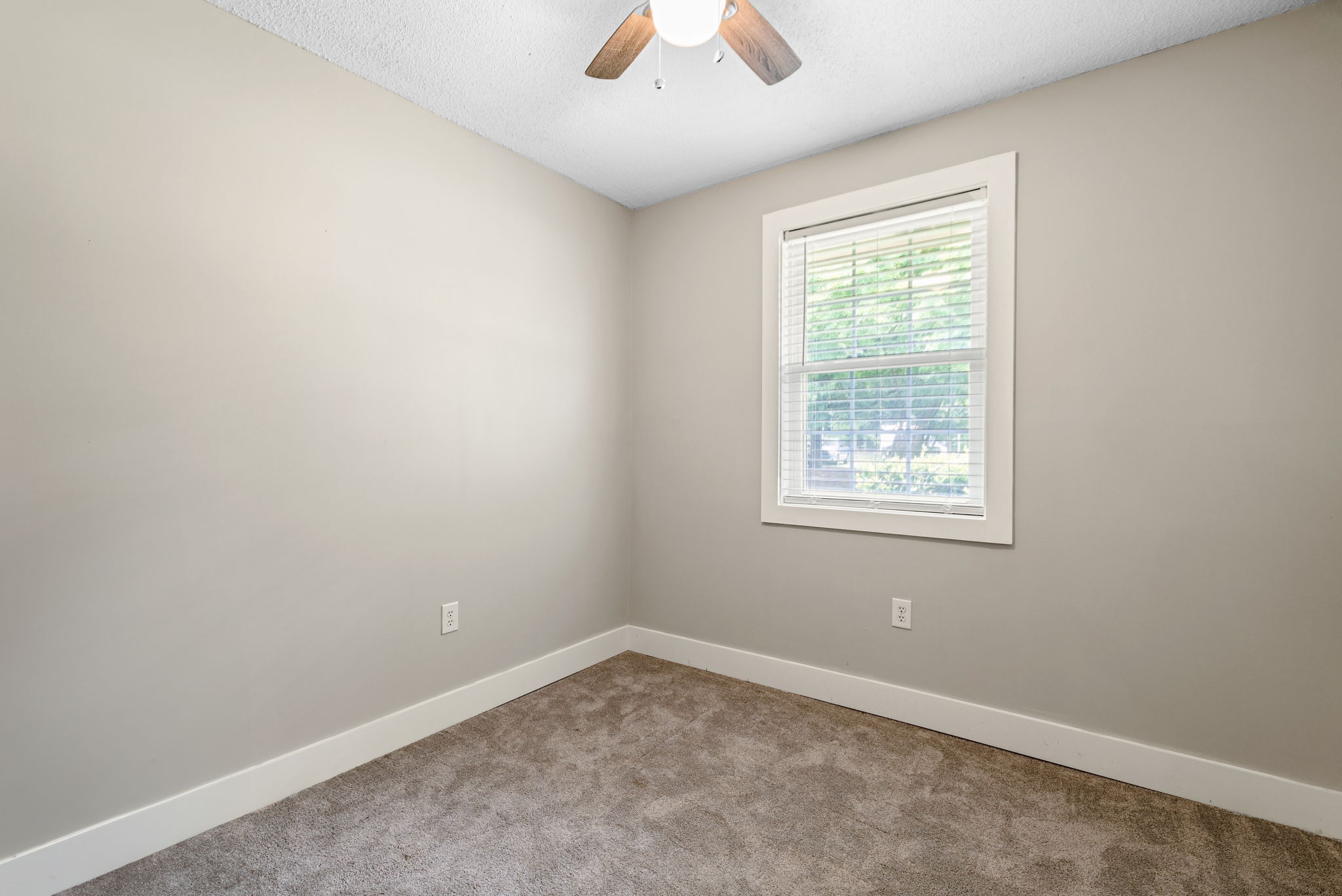 7549 Sunnyvale Dr-21