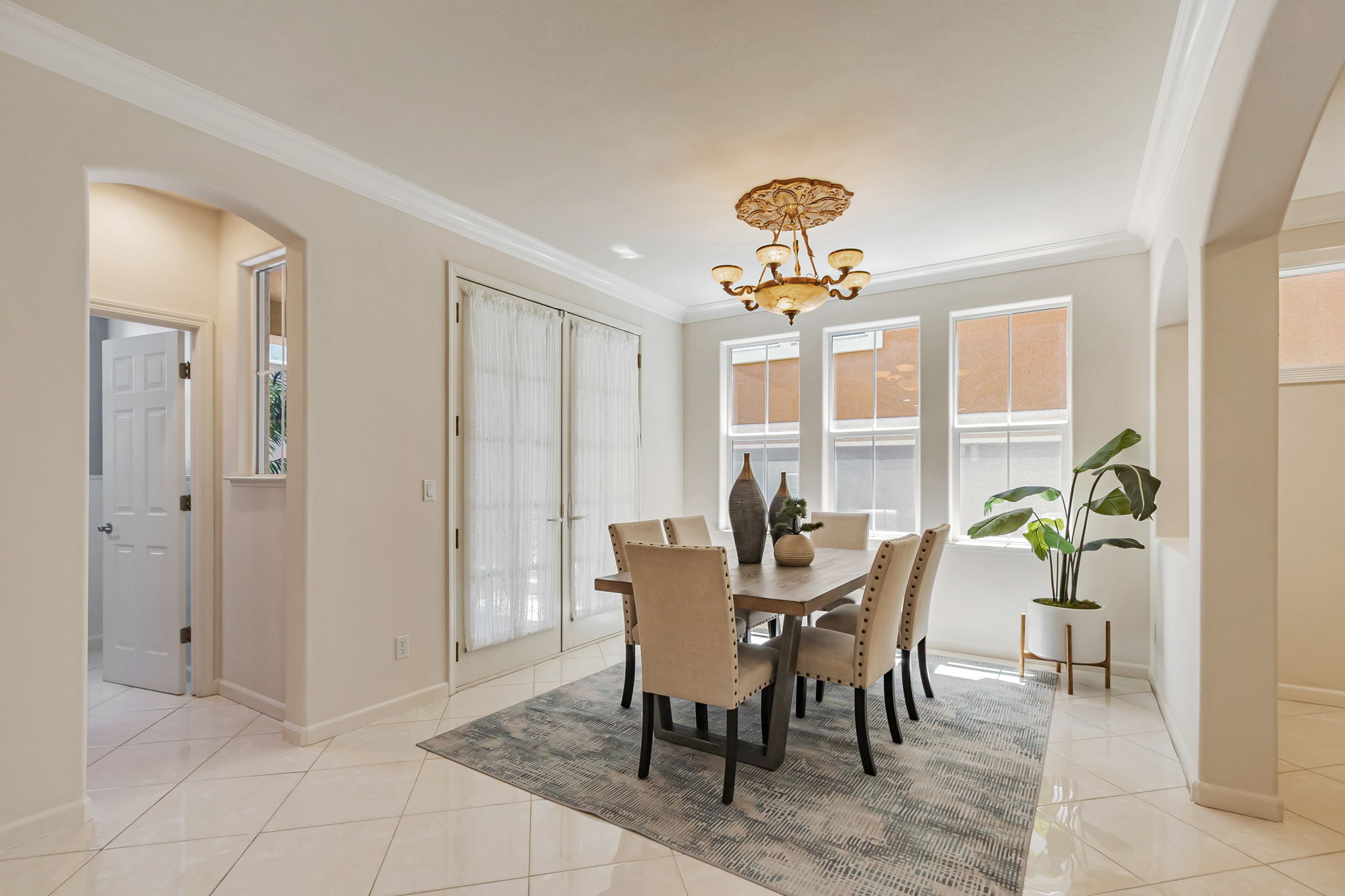 017_755 Adeline Ave
