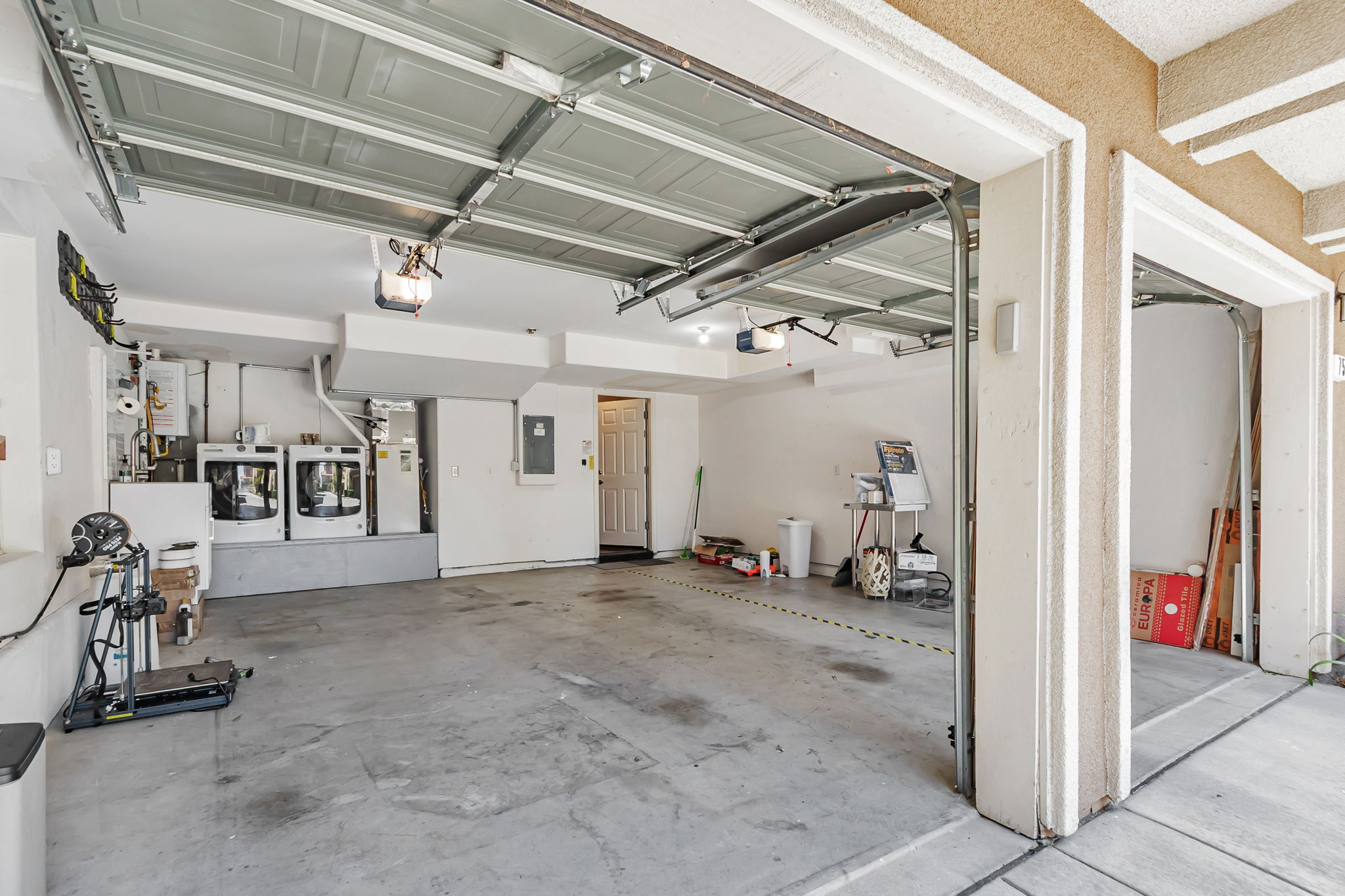 052_755 Adeline Ave