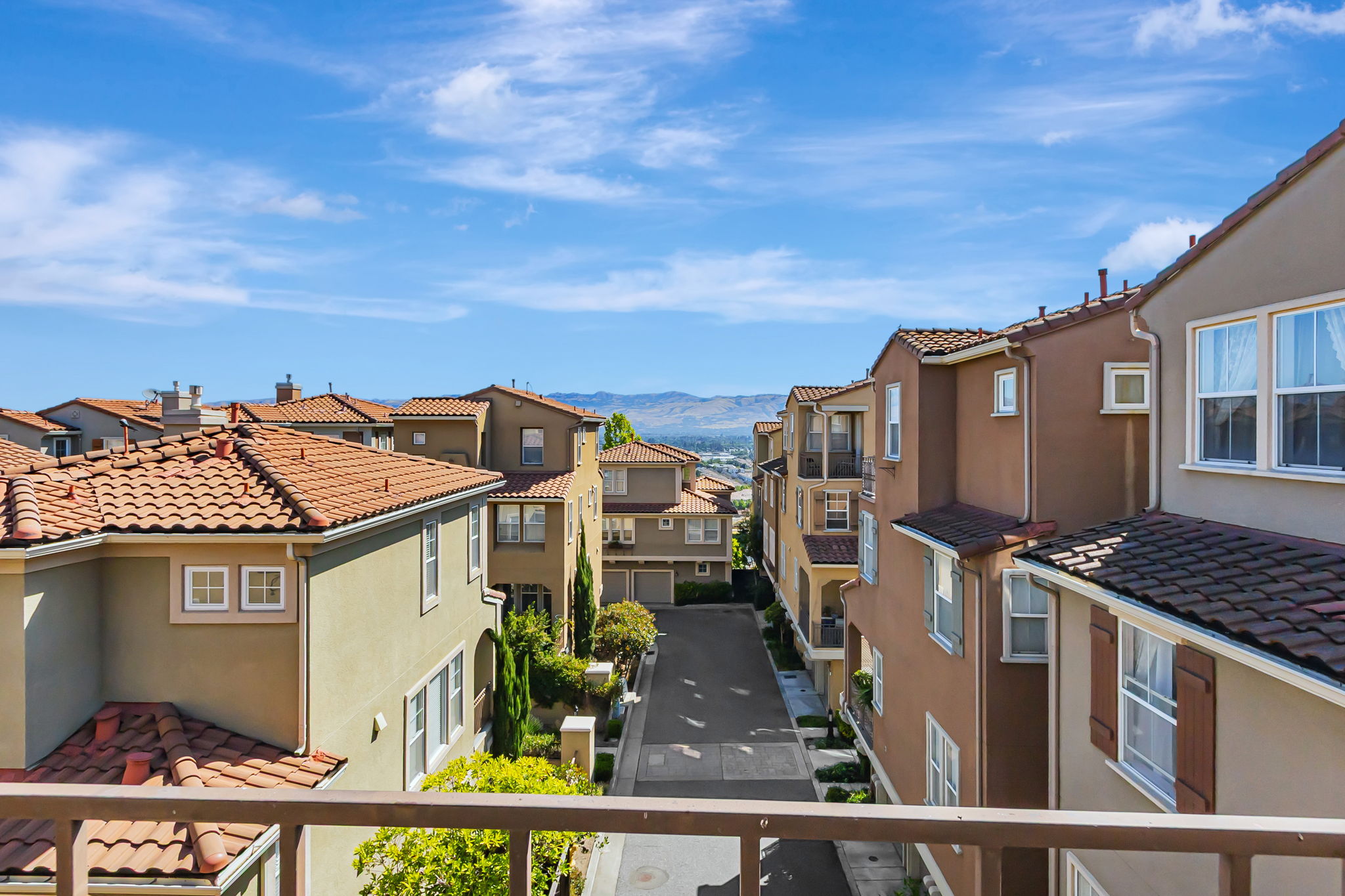053_755 Adeline Ave