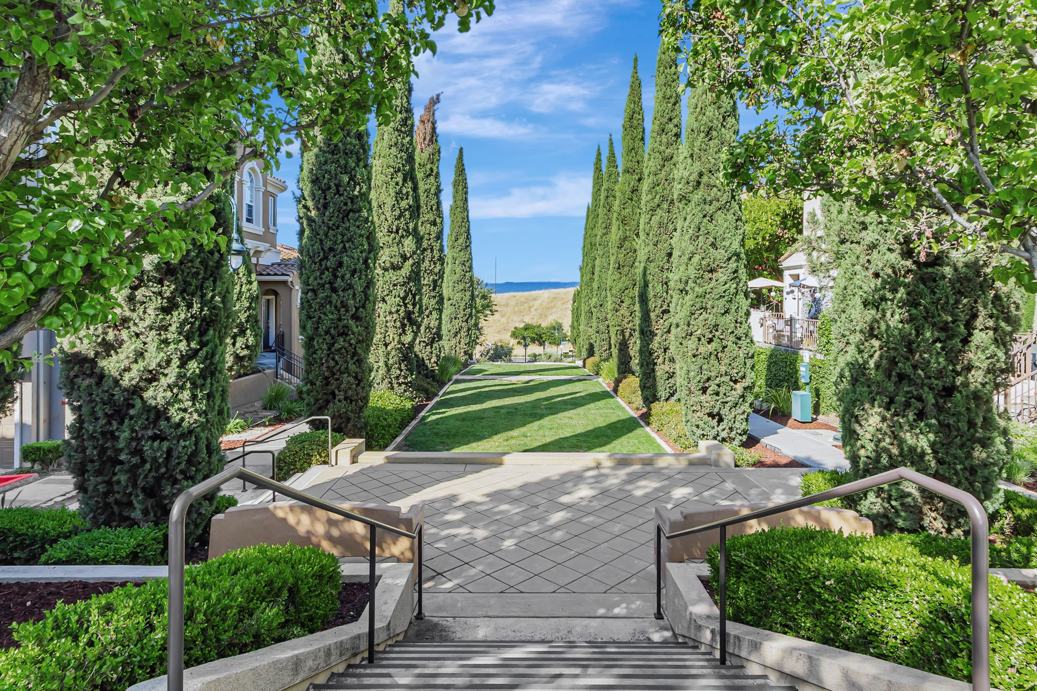 060_755 Adeline Ave