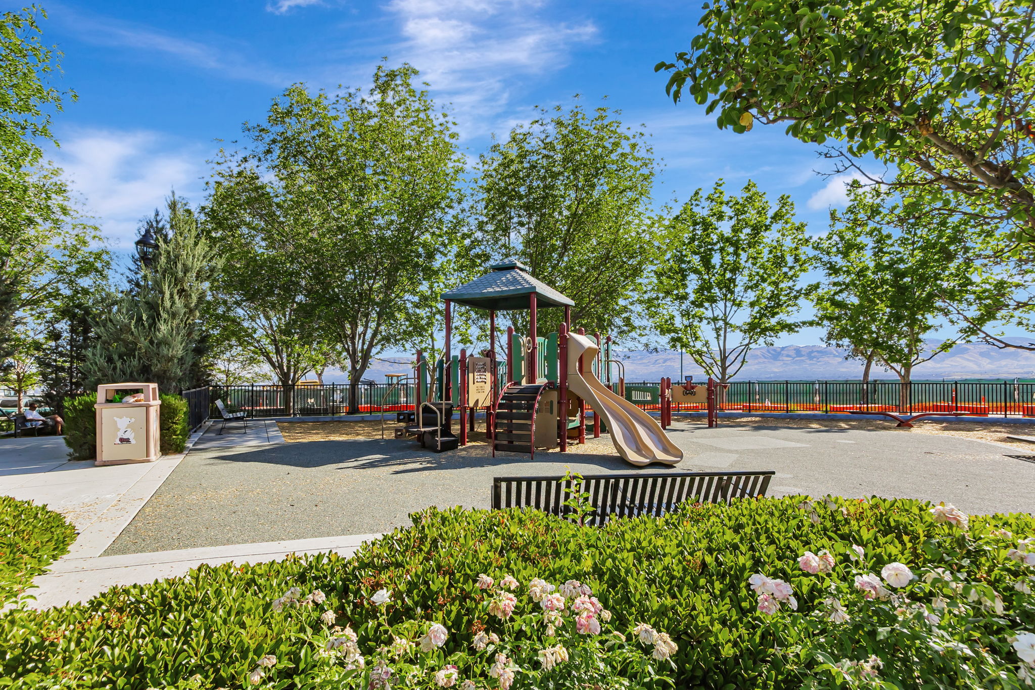 063_755 Adeline Ave