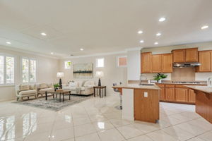011_755 Adeline Ave