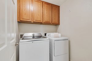 050_755 Adeline Ave