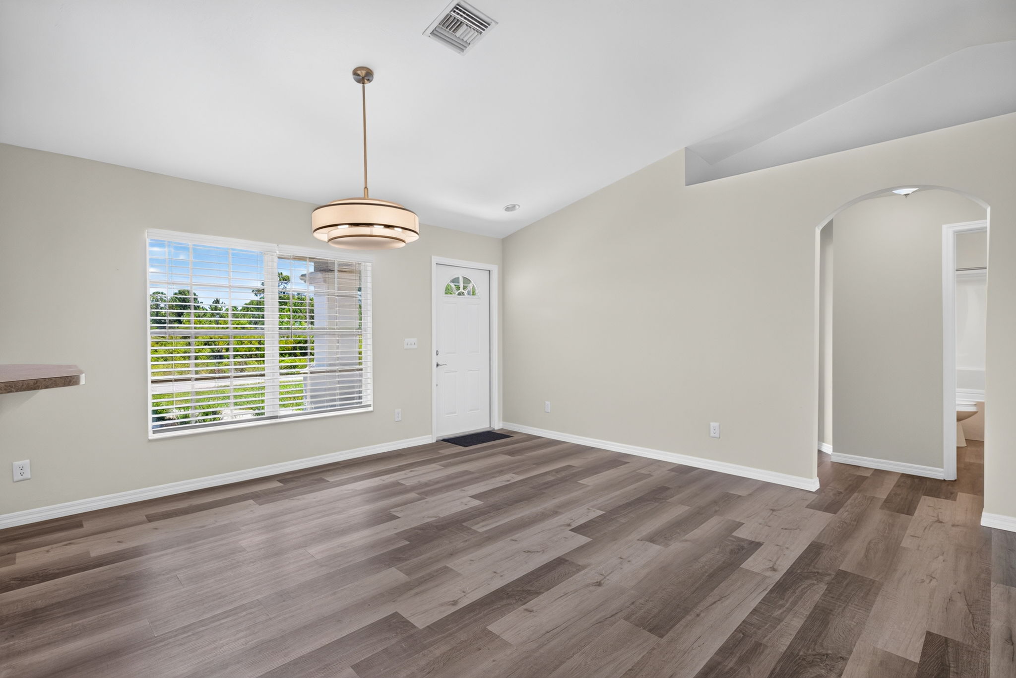 Dining Room 2 of 4