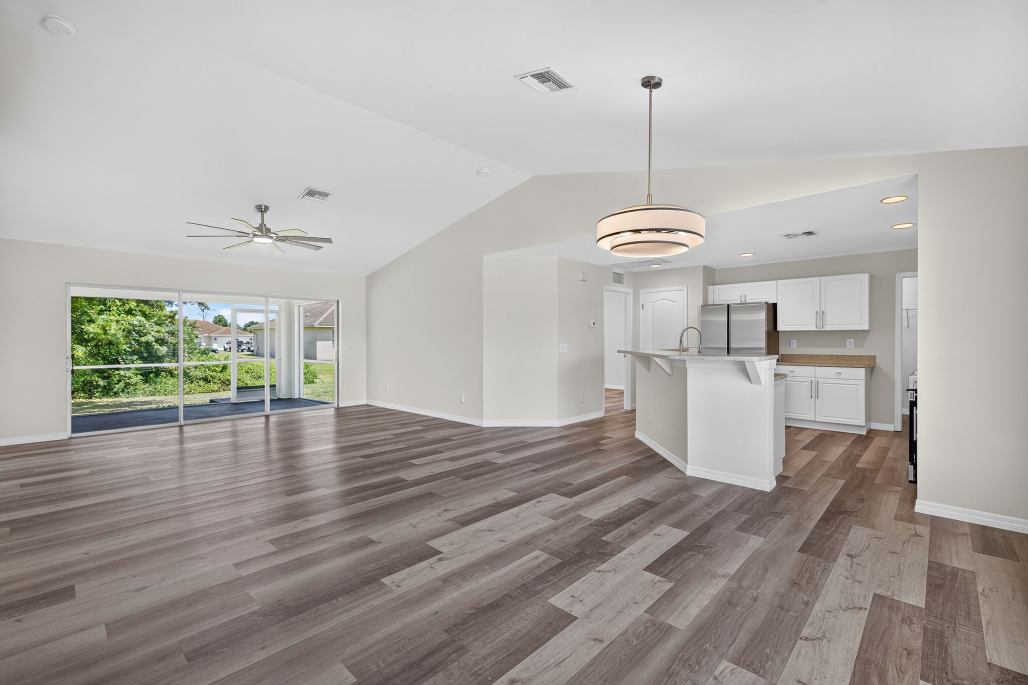 Dining Room 4 of 4