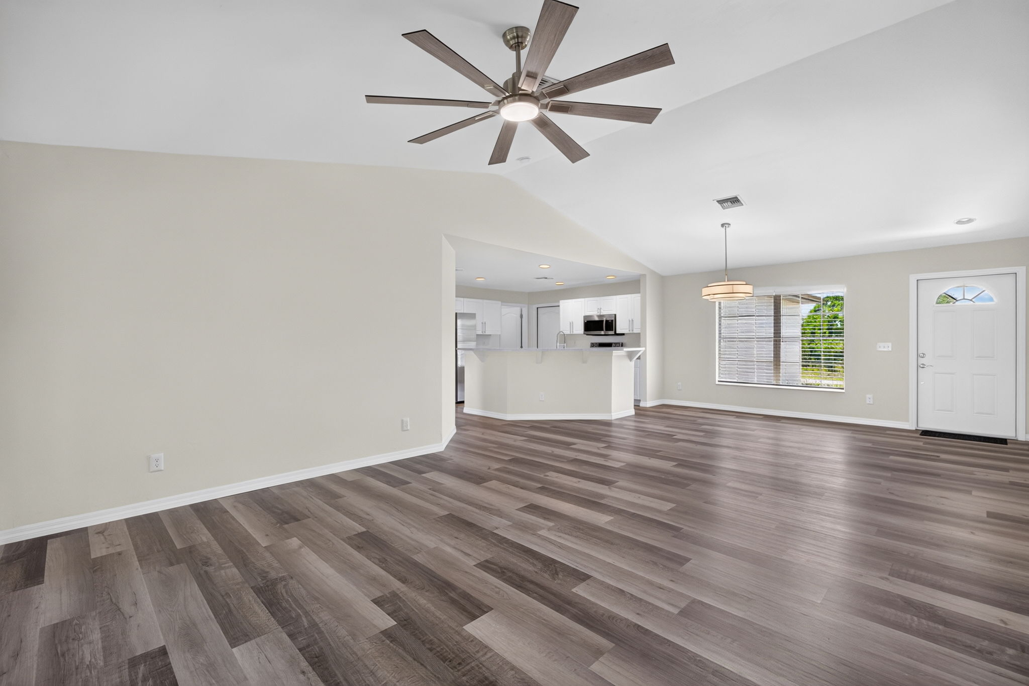 Living Room 2 of 4