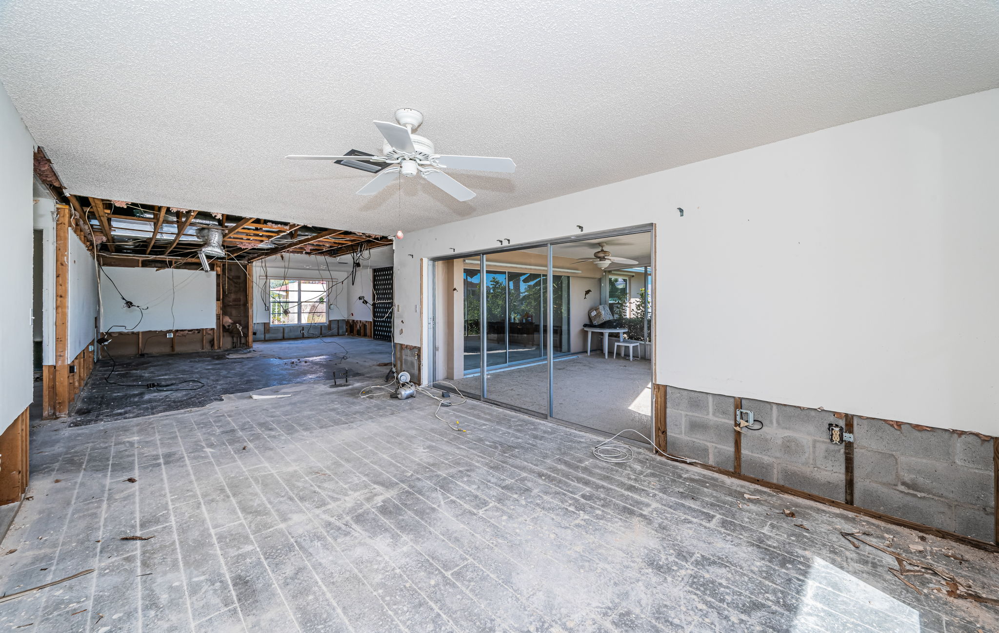 Family Room4-2