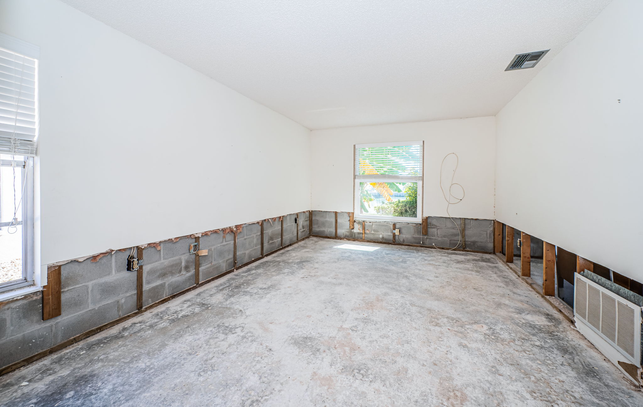 Primary Bedroom1a-2