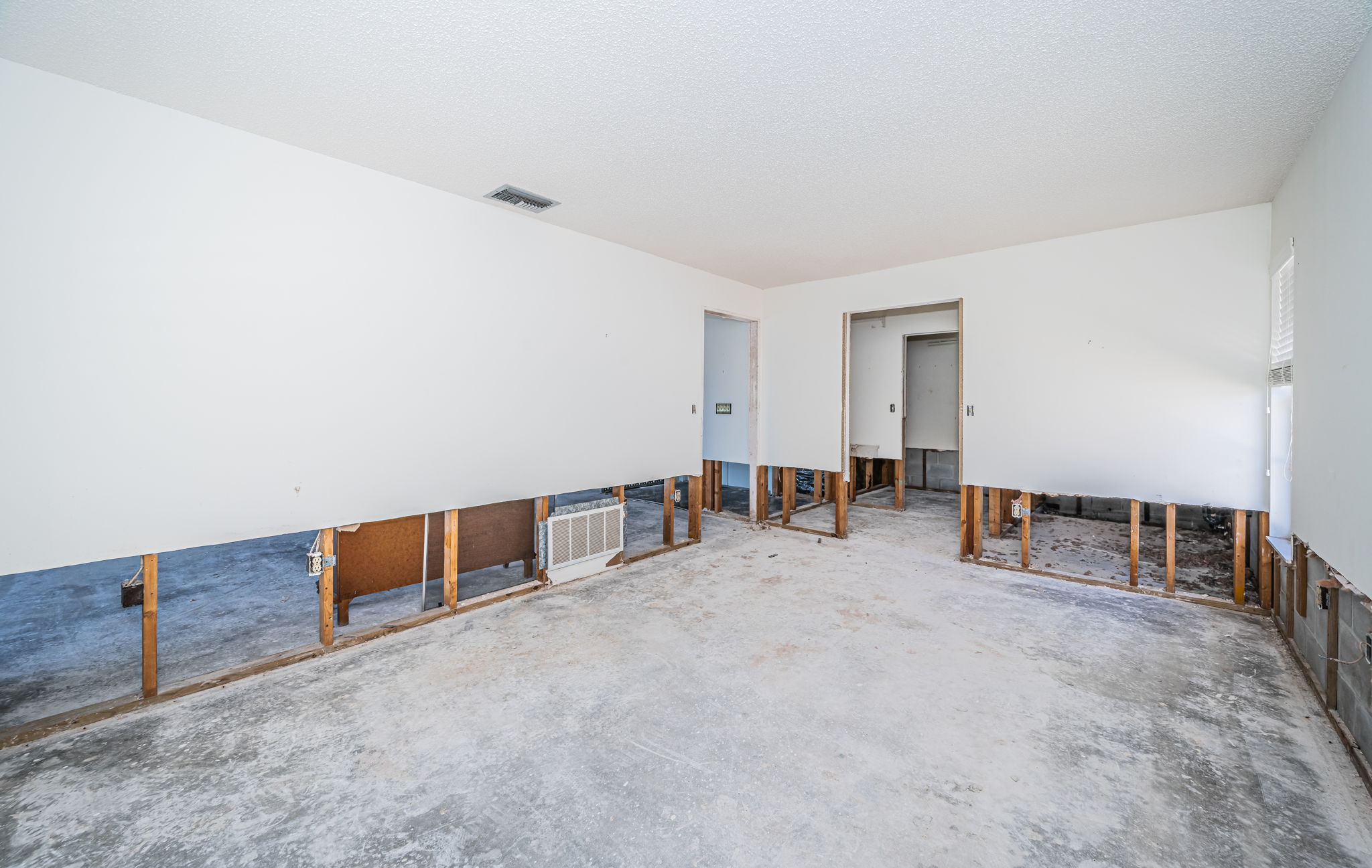 Primary Bedroom1b-2
