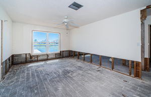 Family Room2-2