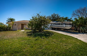 Front Exterior4-2