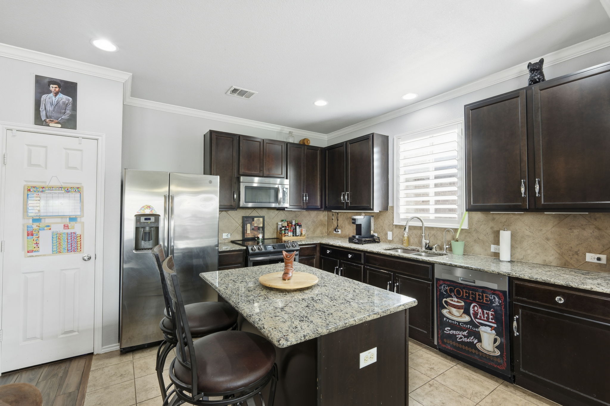 Kitchen/Breakfast Bar