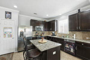 Kitchen/Breakfast Bar