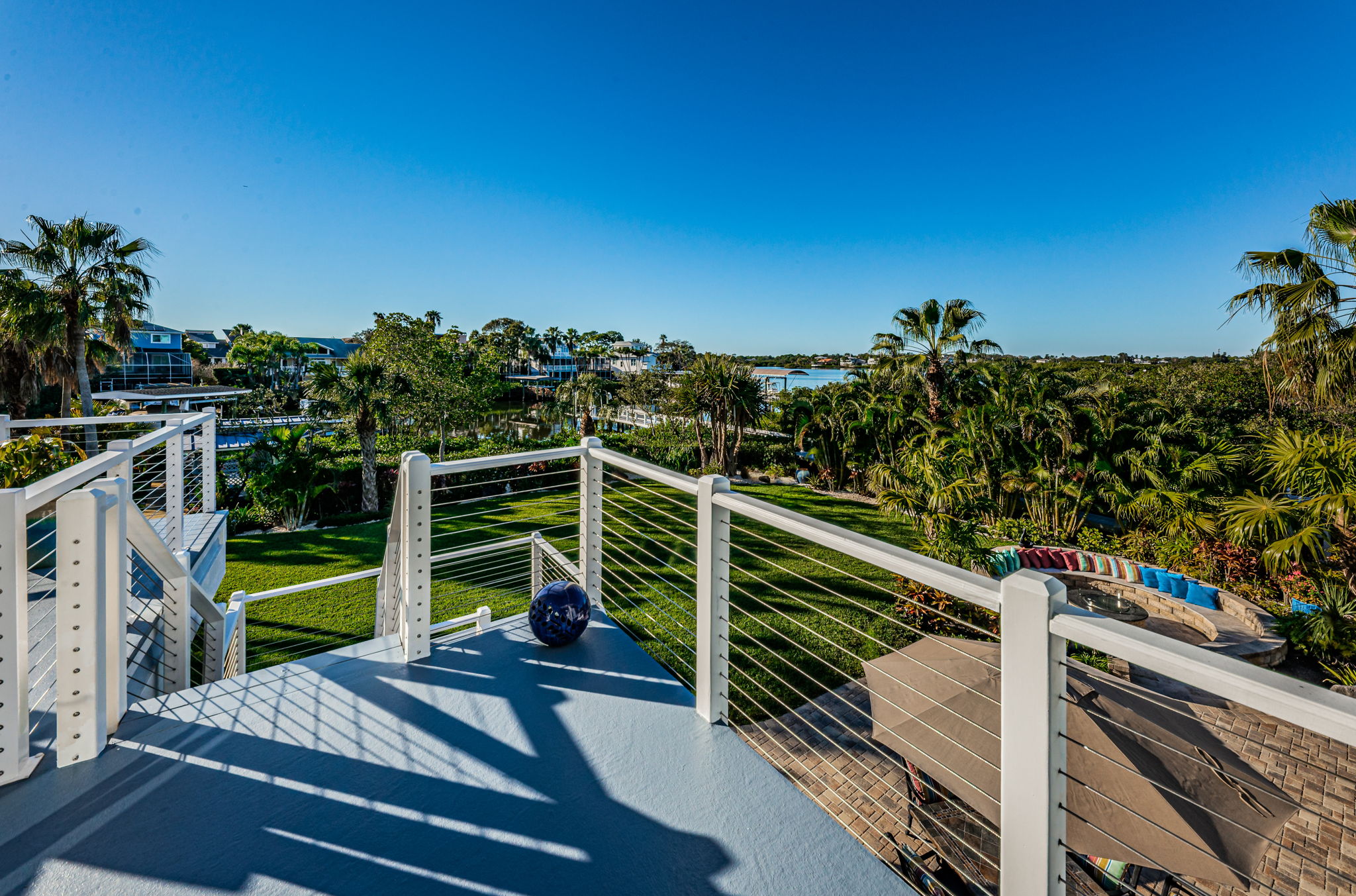 Main Level Balcony5