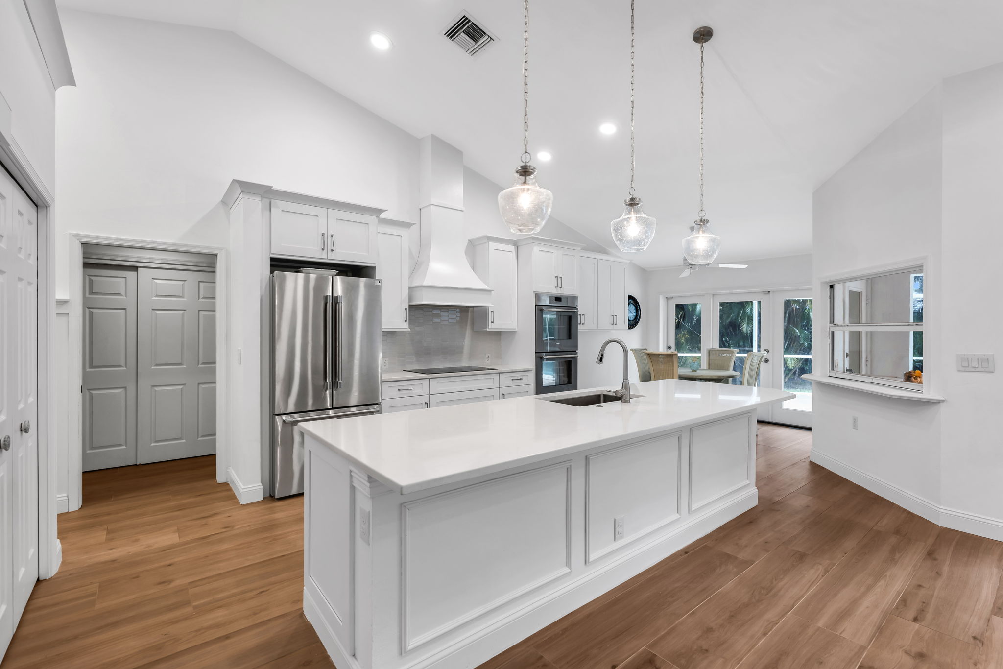 Breakfast Bar - Kitchen