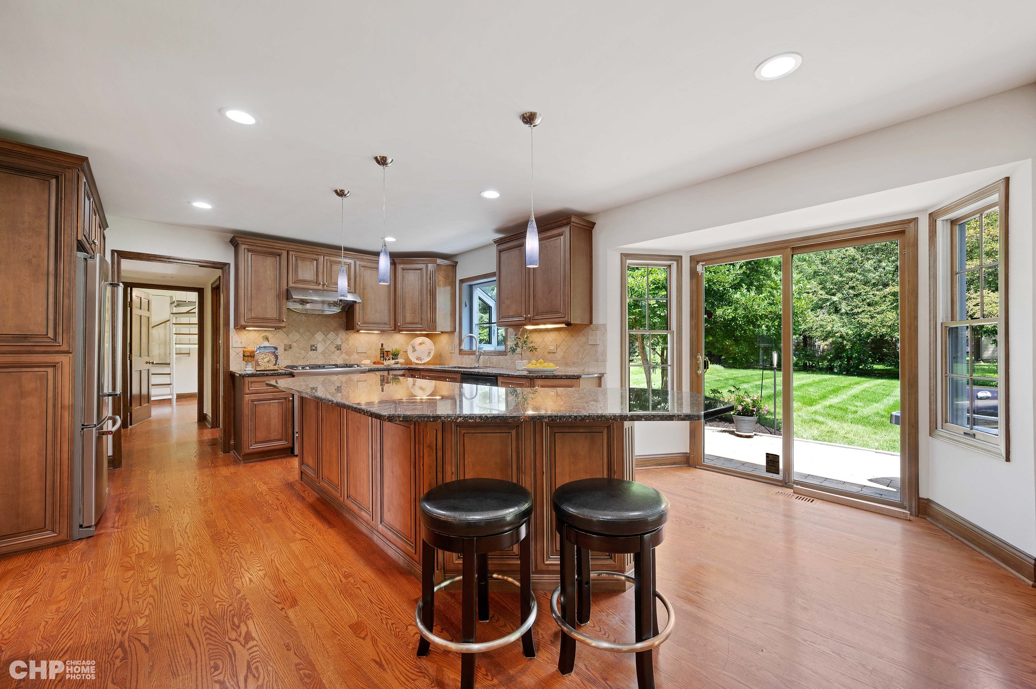 KITCHEN WITH 10' ISLAND