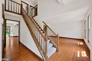 ENTRY & STAIRCASE