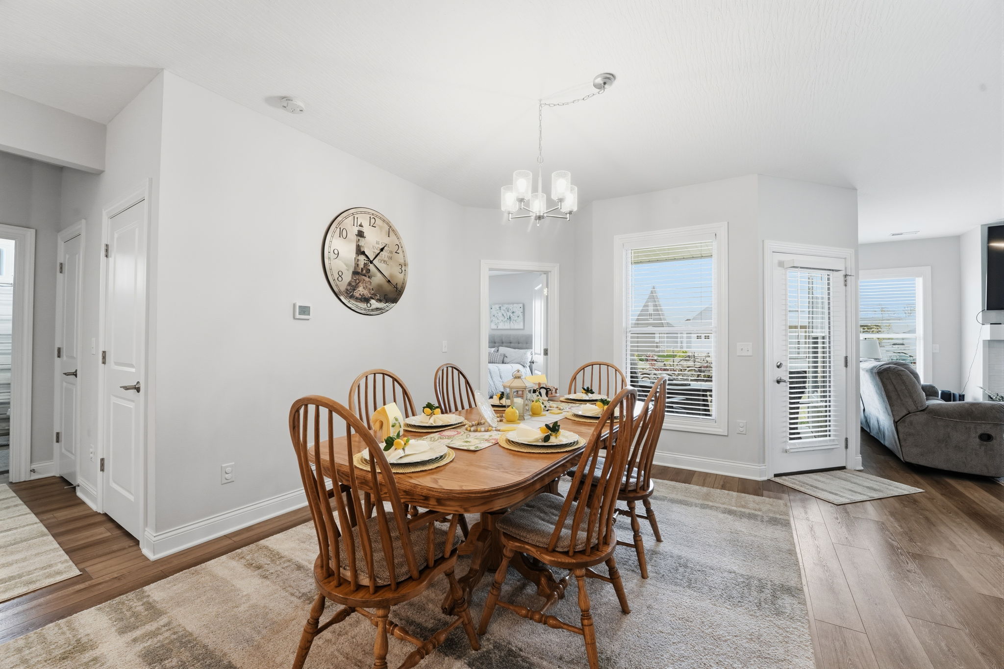  Photo 12