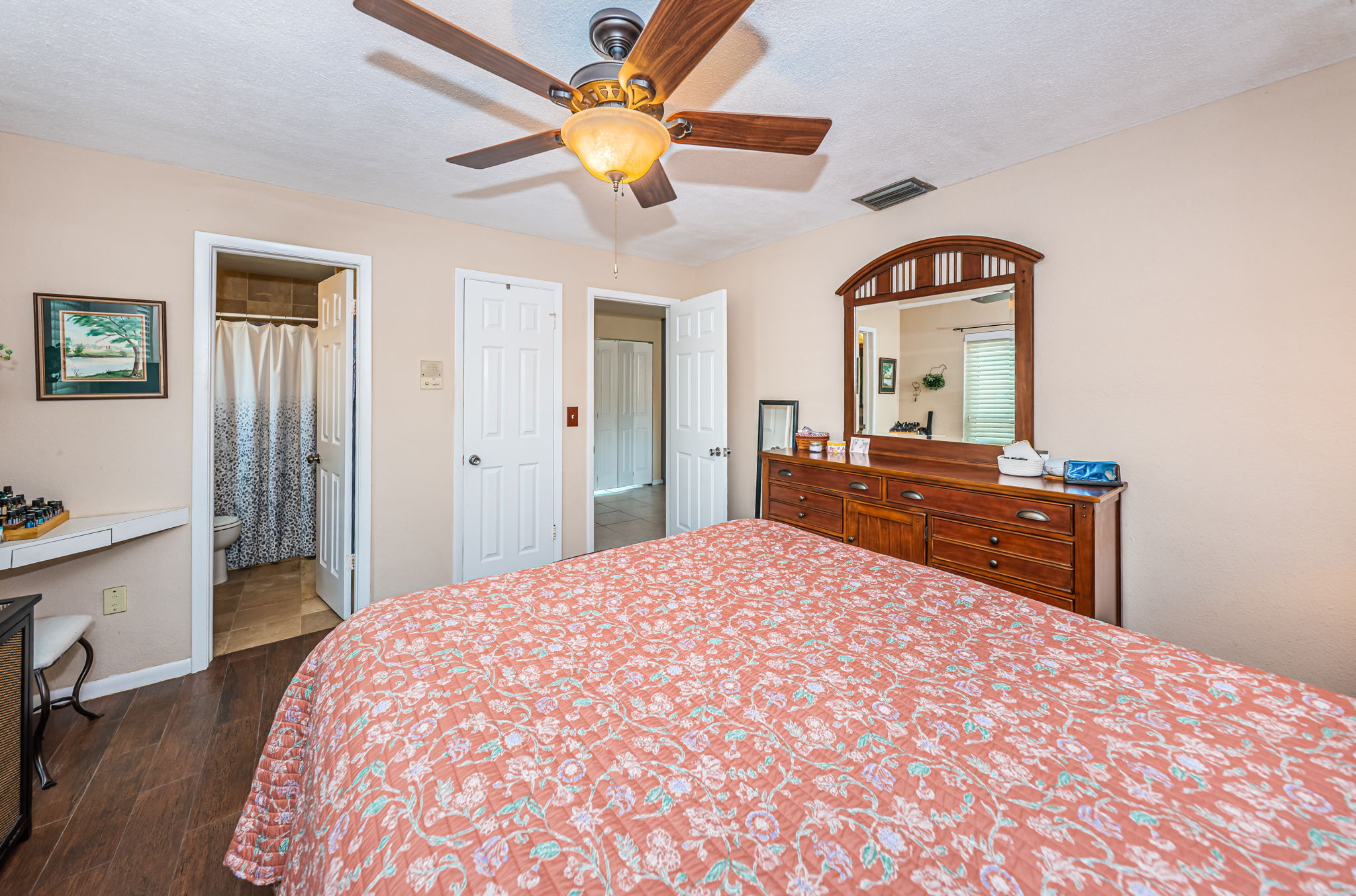Master Bedroom1c