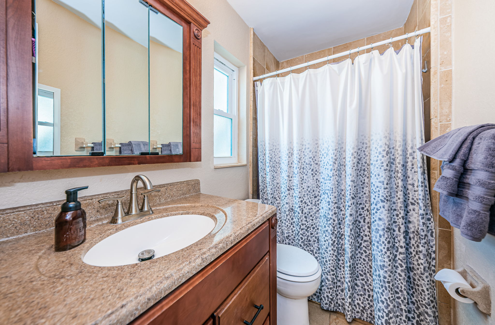 Master Bathroom1a