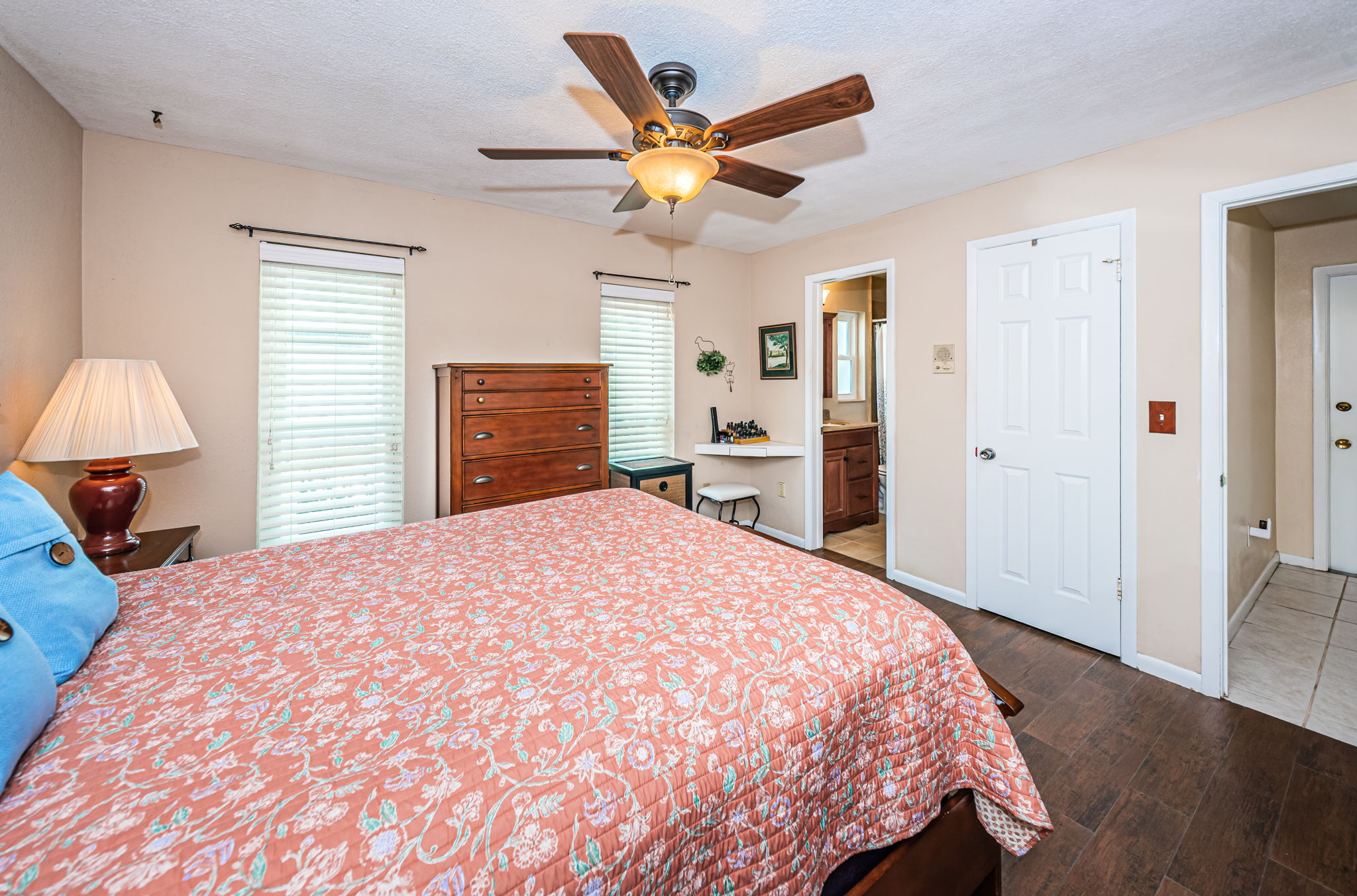 Master Bedroom1d