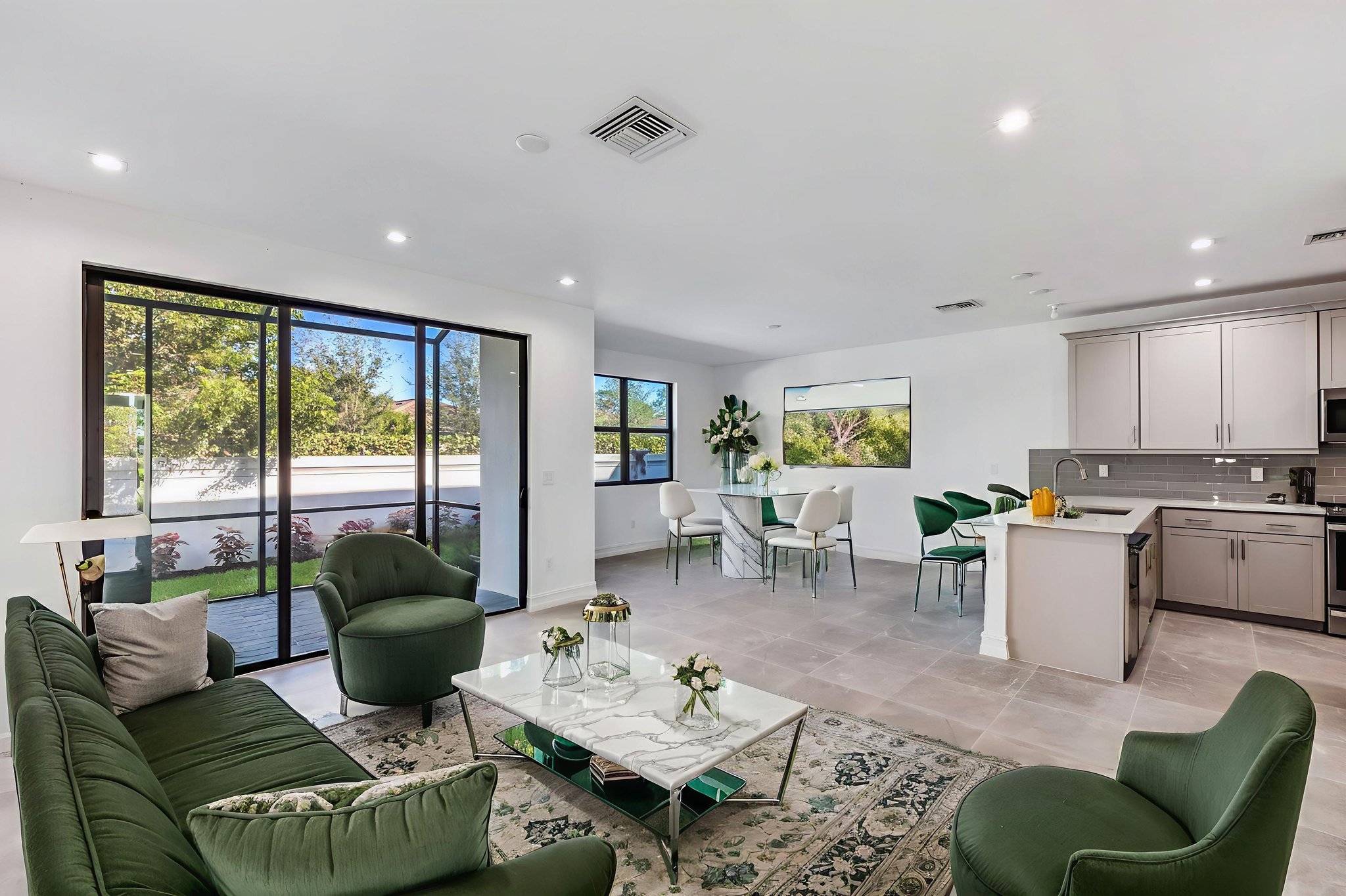 05 virtually staged.jpeg