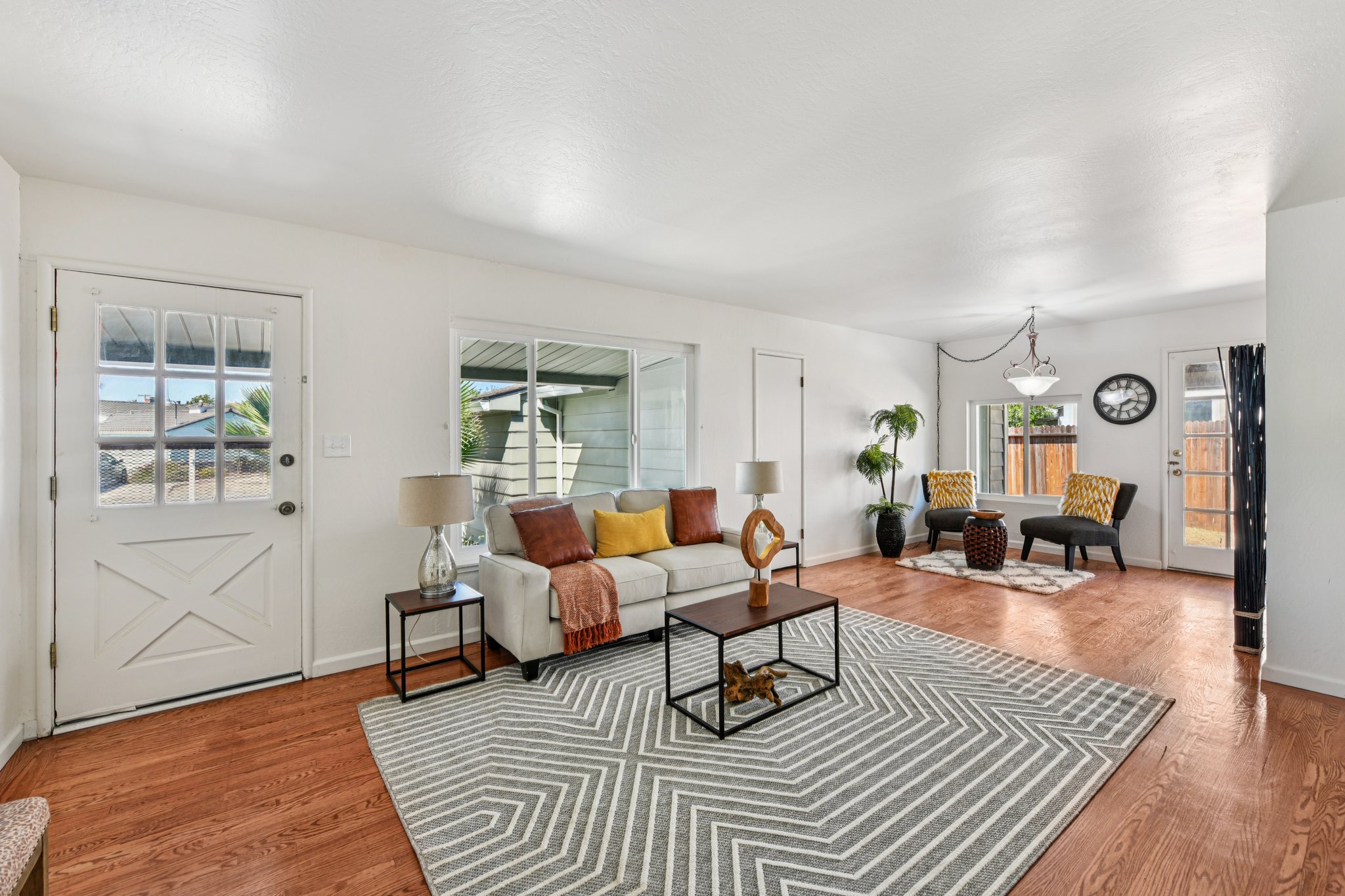 Circle Pkwy-S2908-007.jpg