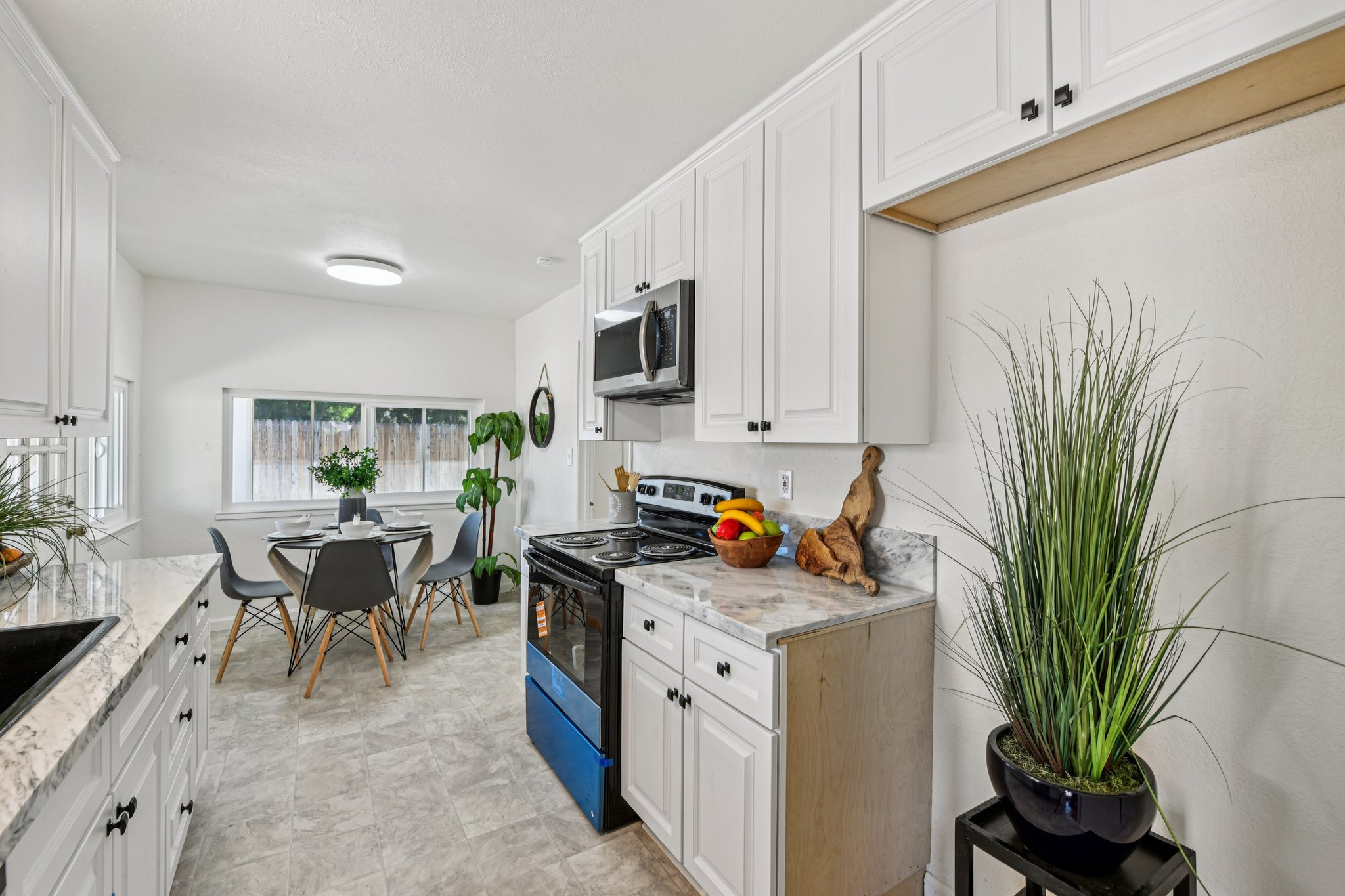 Circle Pkwy-S2908-016.jpg