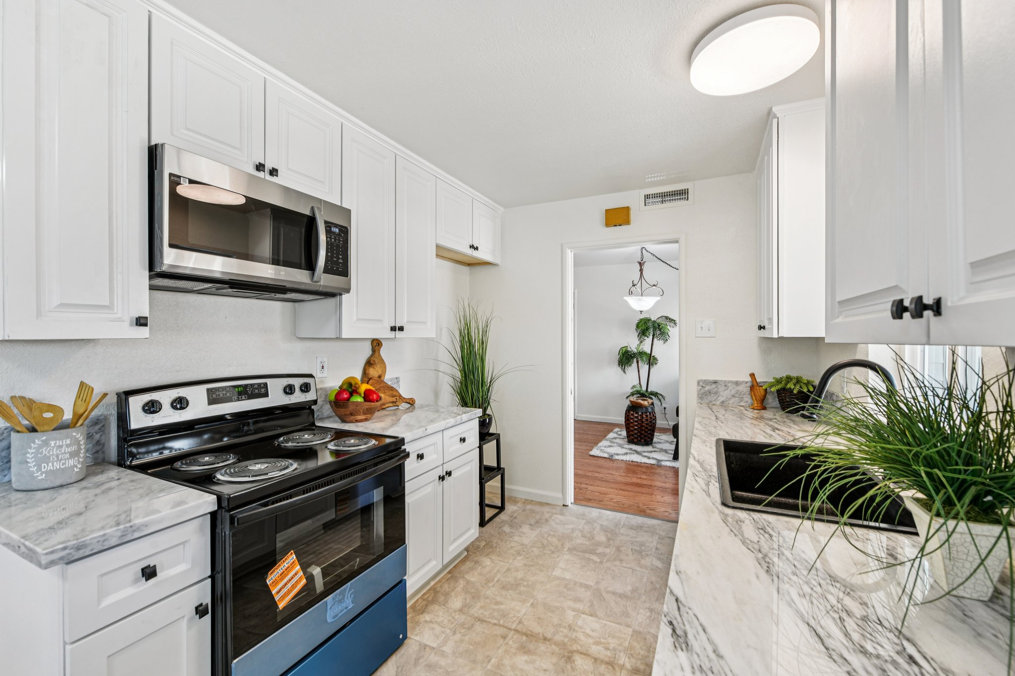Circle Pkwy-S2908-018.jpg