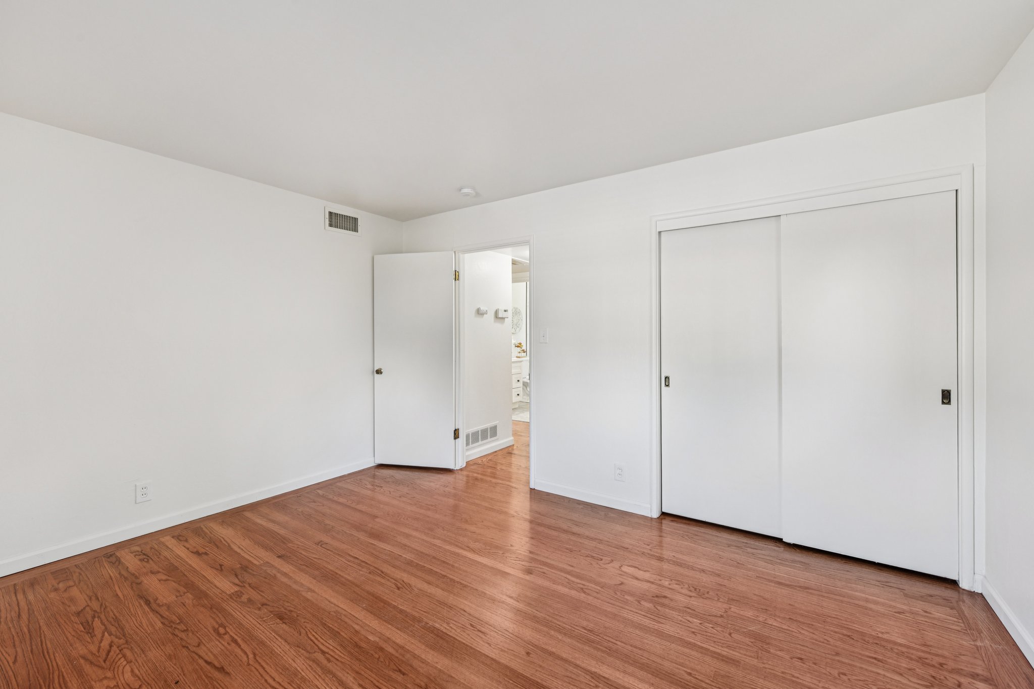 Circle Pkwy-S2908-023.jpg