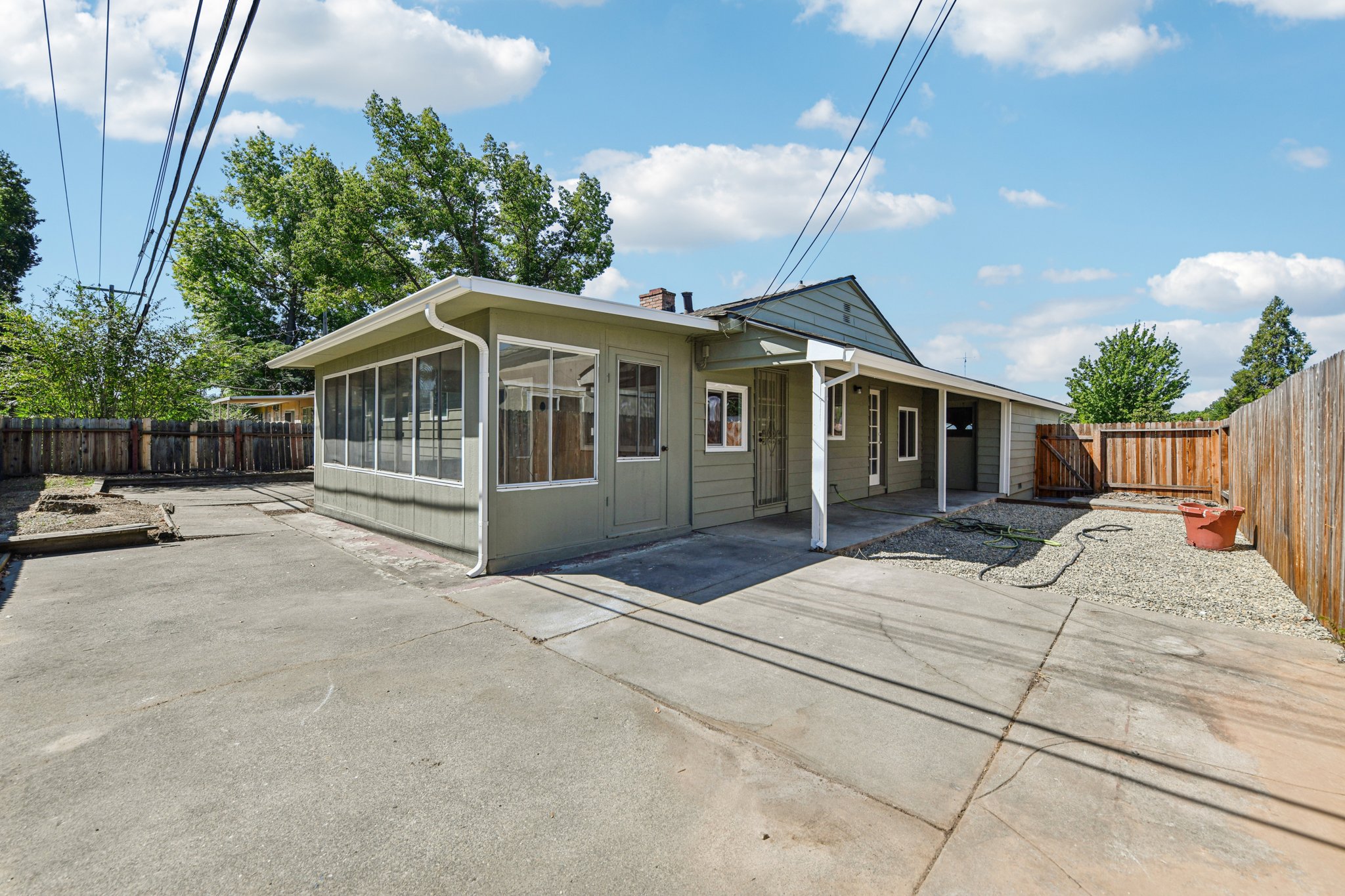 Circle Pkwy-S2908-027.jpg