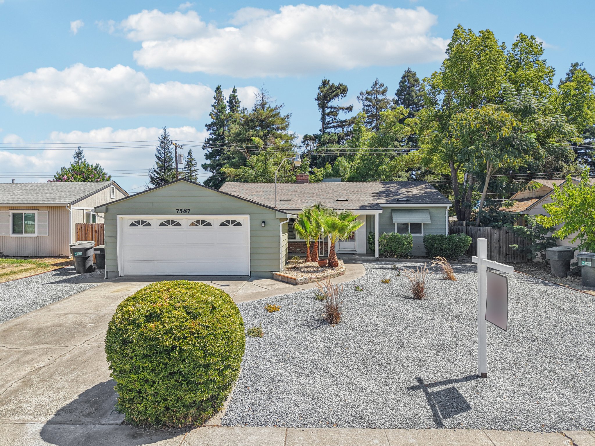 Circle Pkwy-S2908-032.jpg