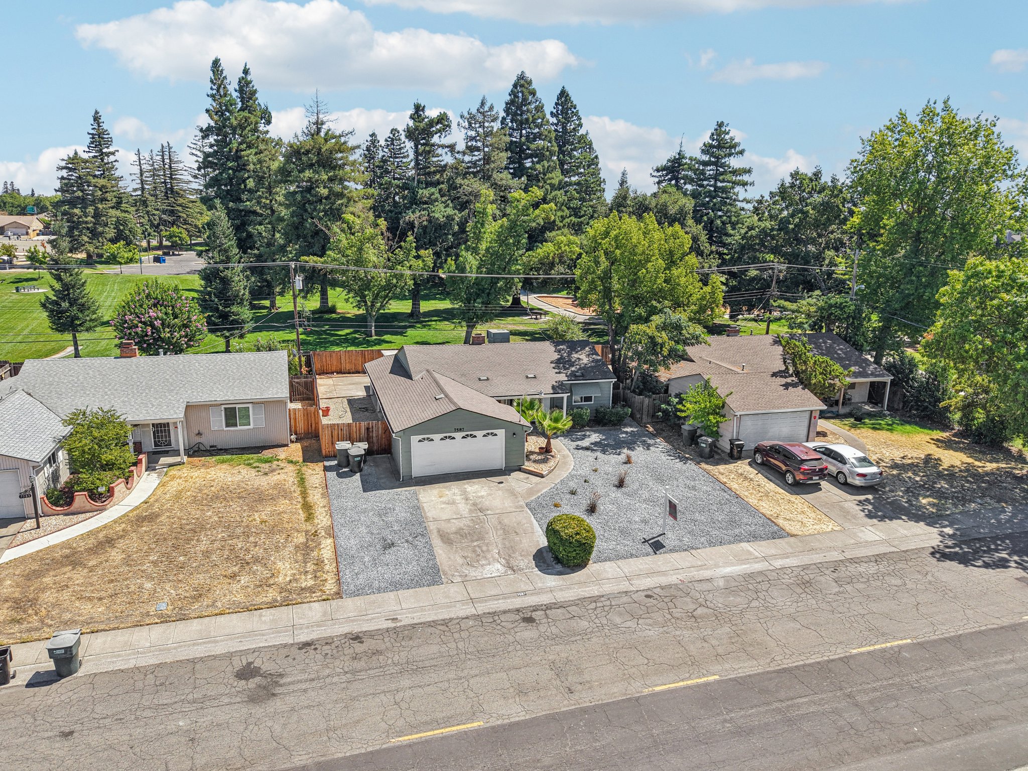 Circle Pkwy-S2908-034.jpg