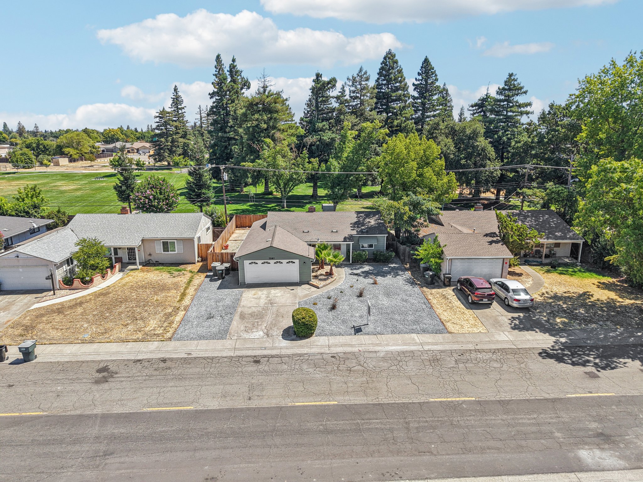 Circle Pkwy-S2908-035.jpg