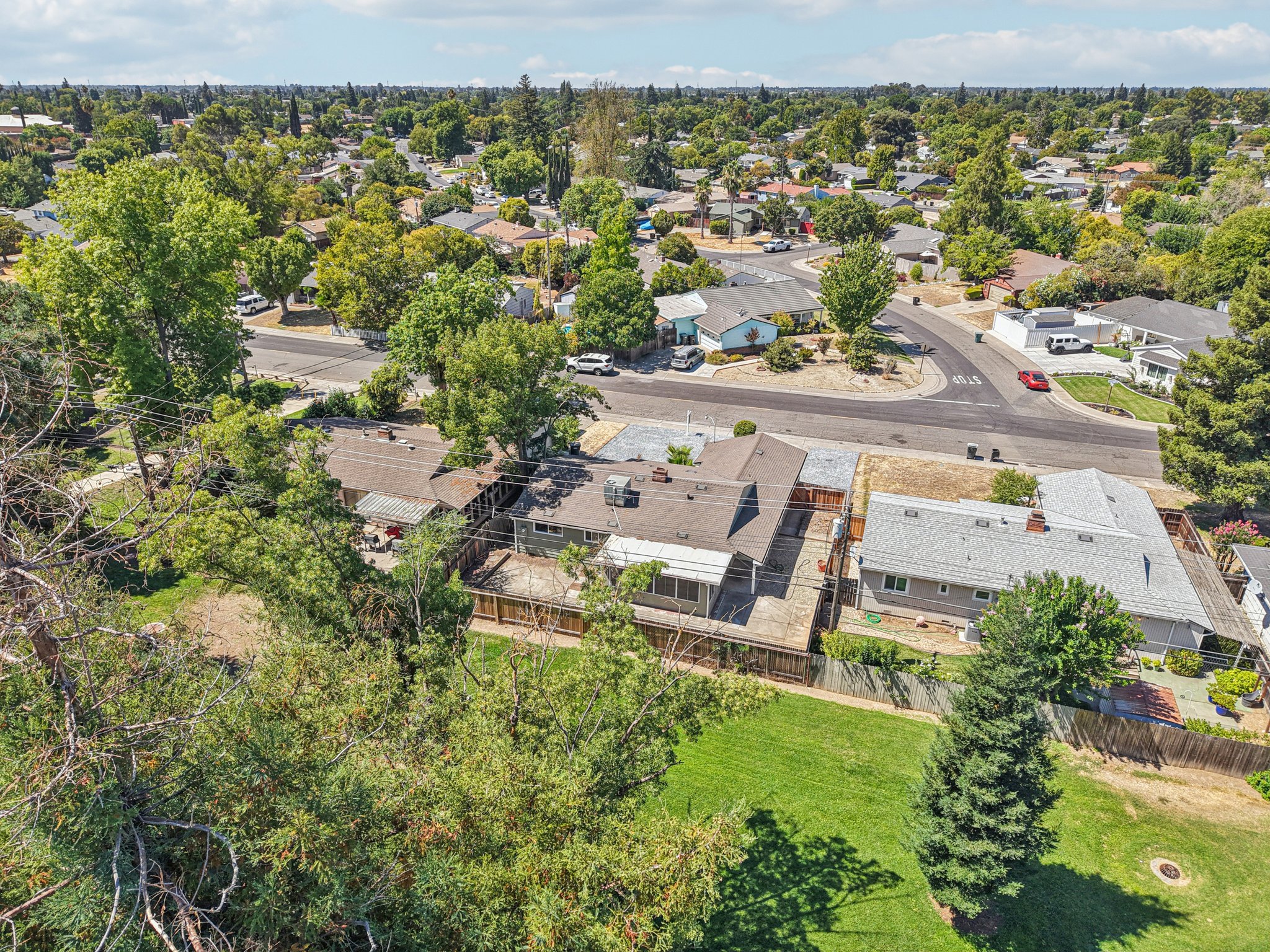 Circle Pkwy-S2908-046.jpg
